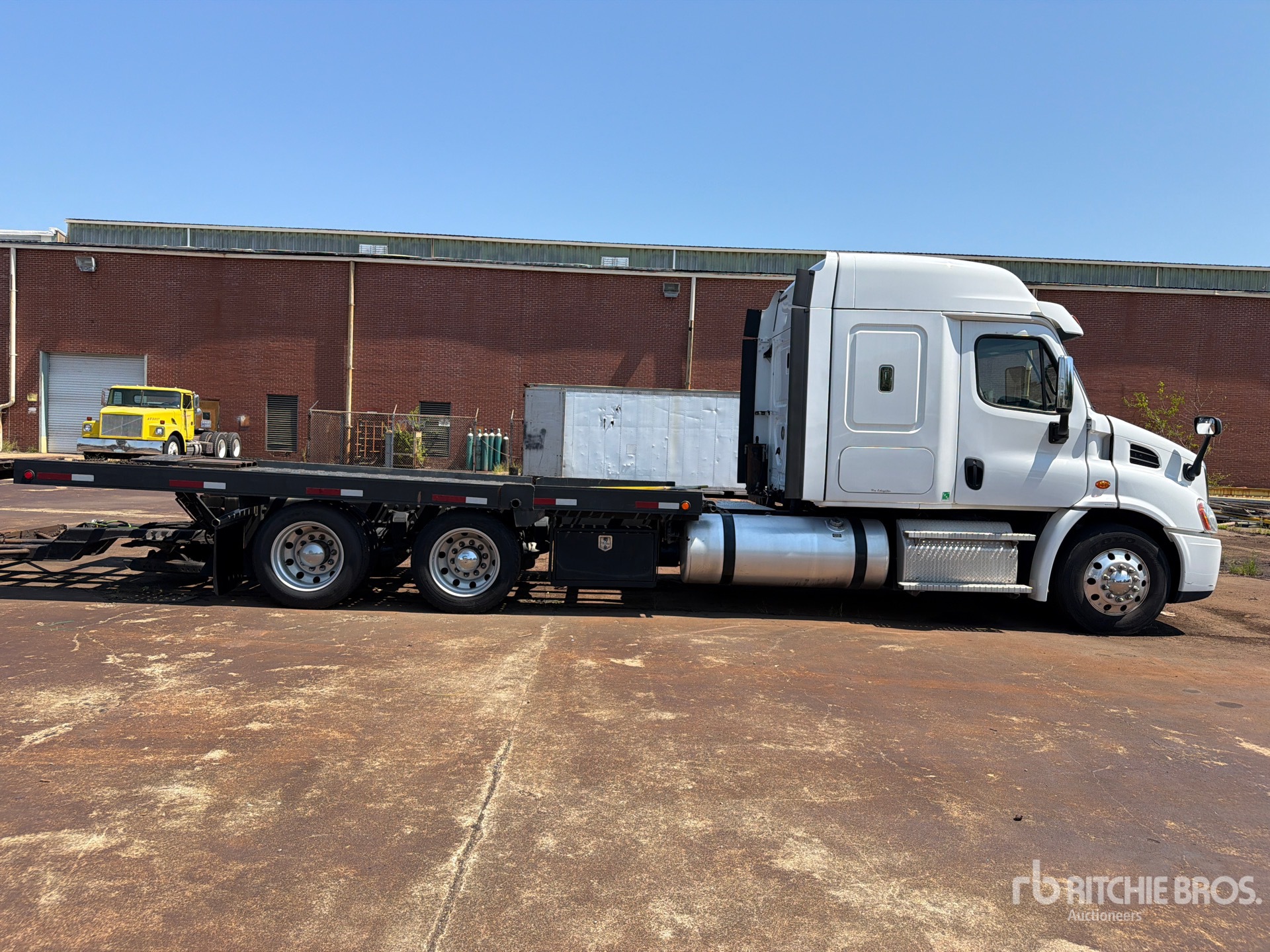 2020 Freightliner CASCADIA 113