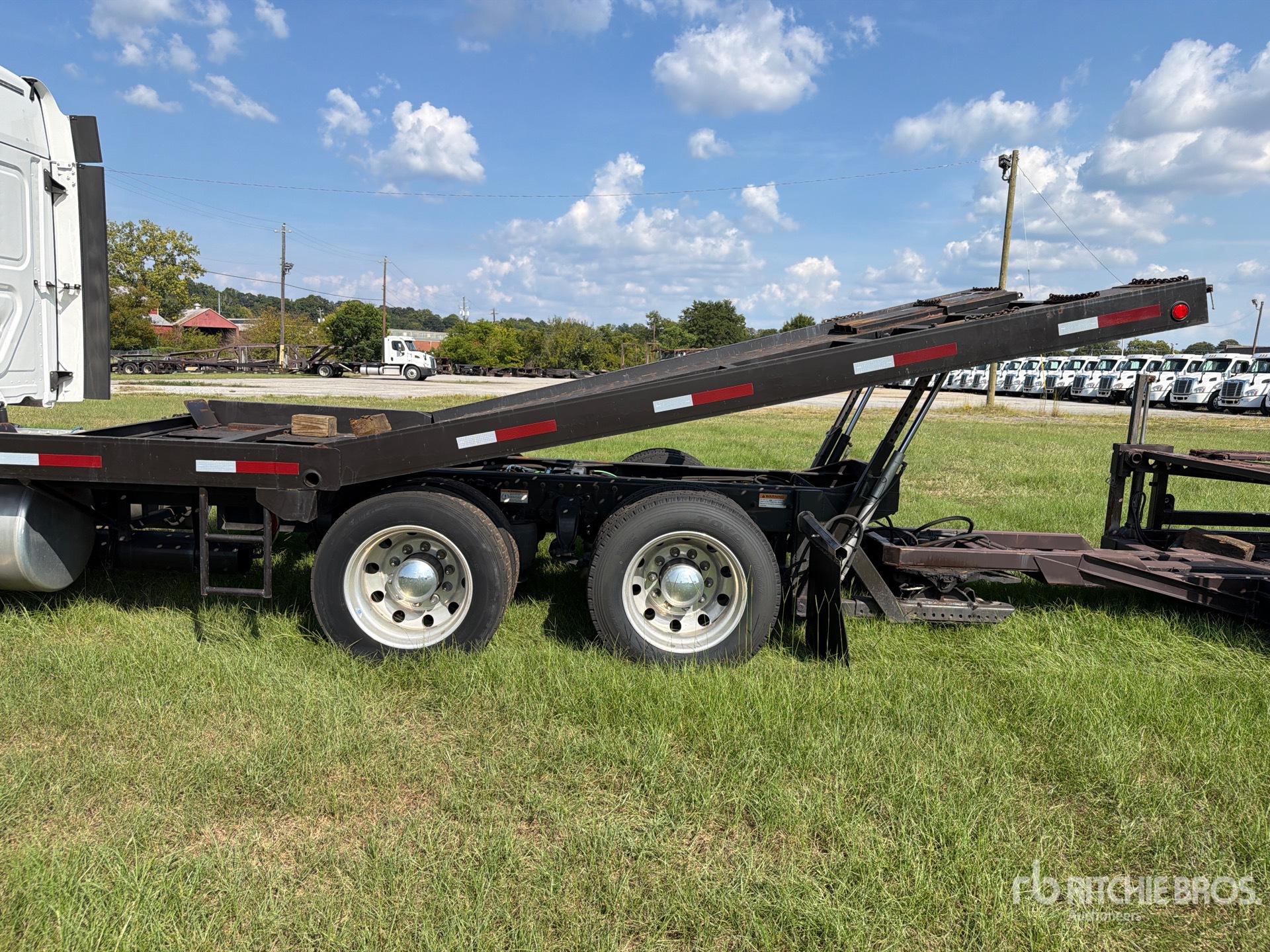 2020 Freightliner CASCADIA 113