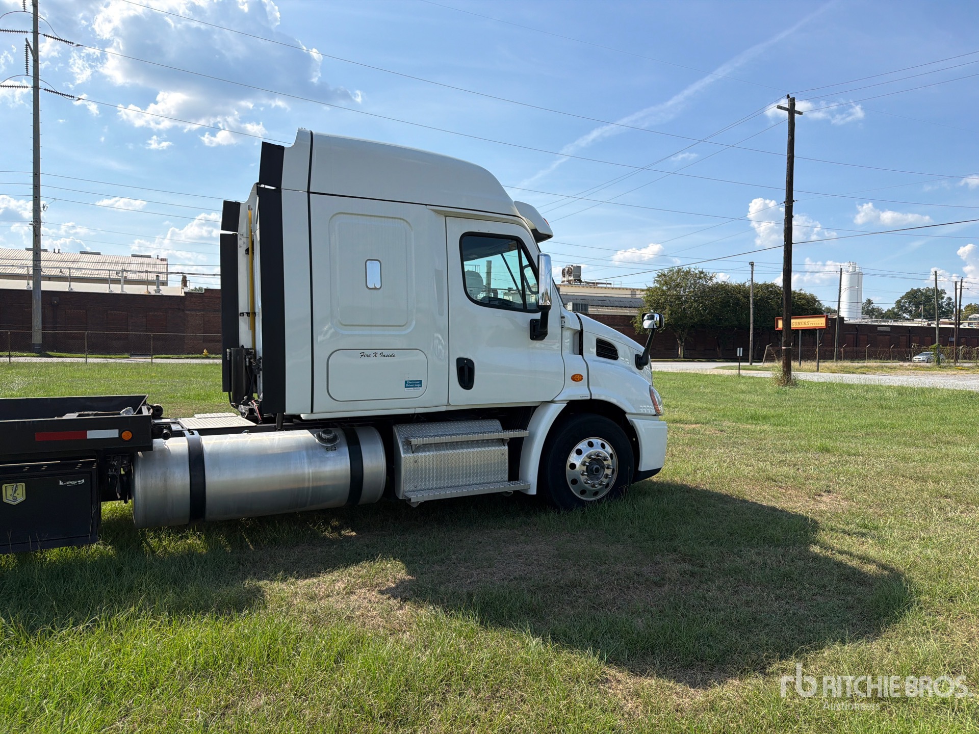 2020 Freightliner CASCADIA 113