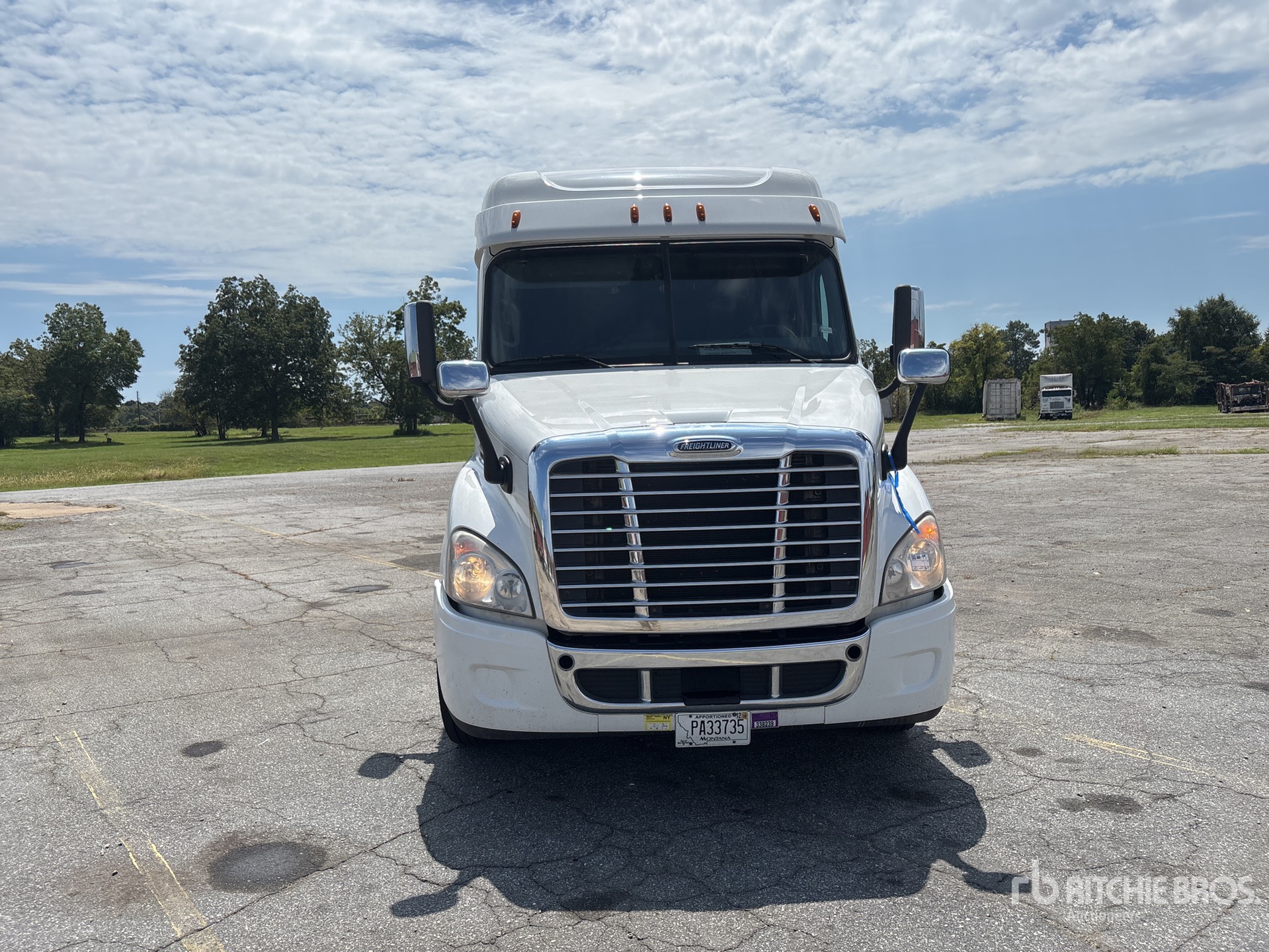 2020 Freightliner Cascadia 113