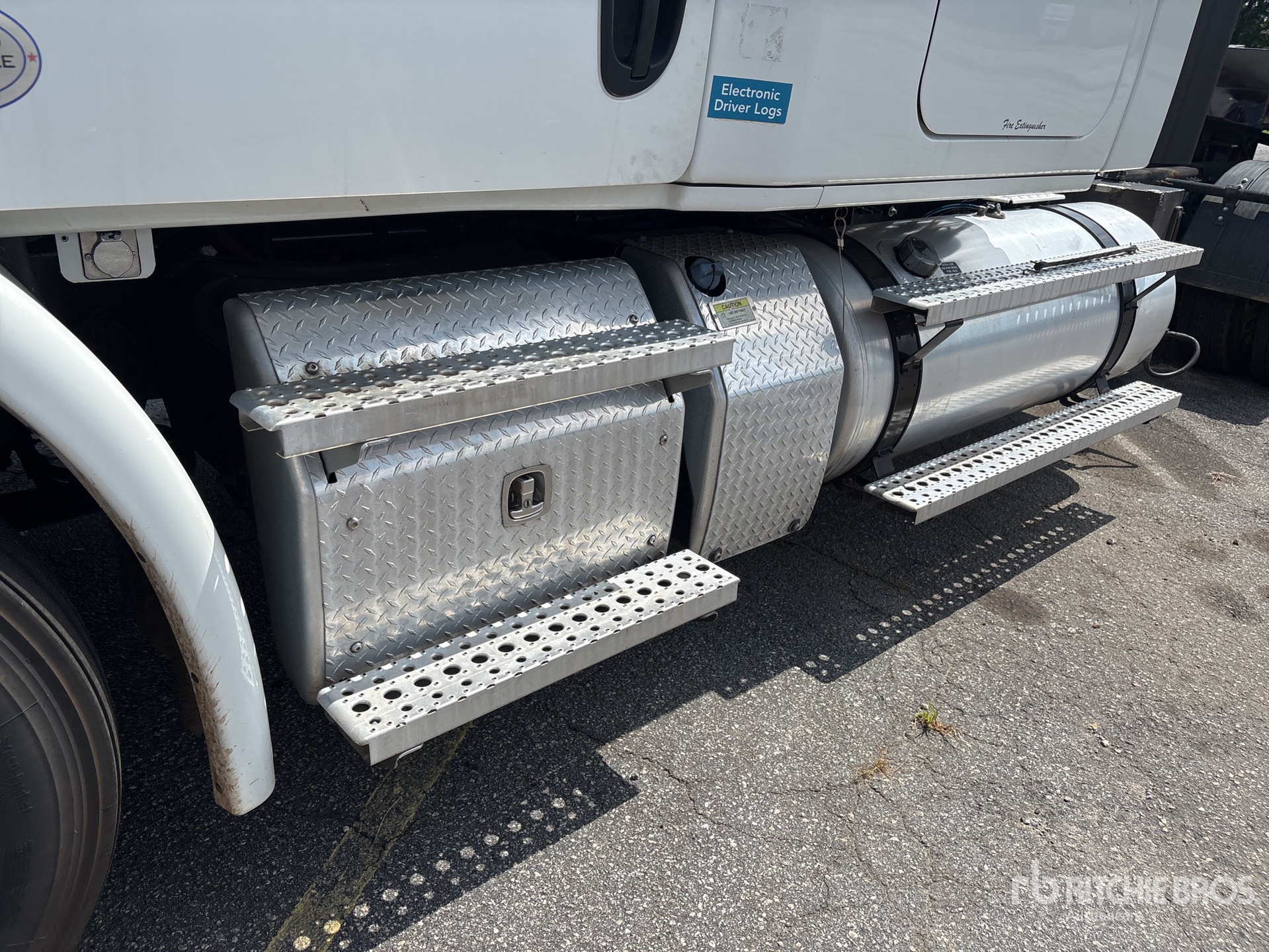 2020 Freightliner Cascadia 113