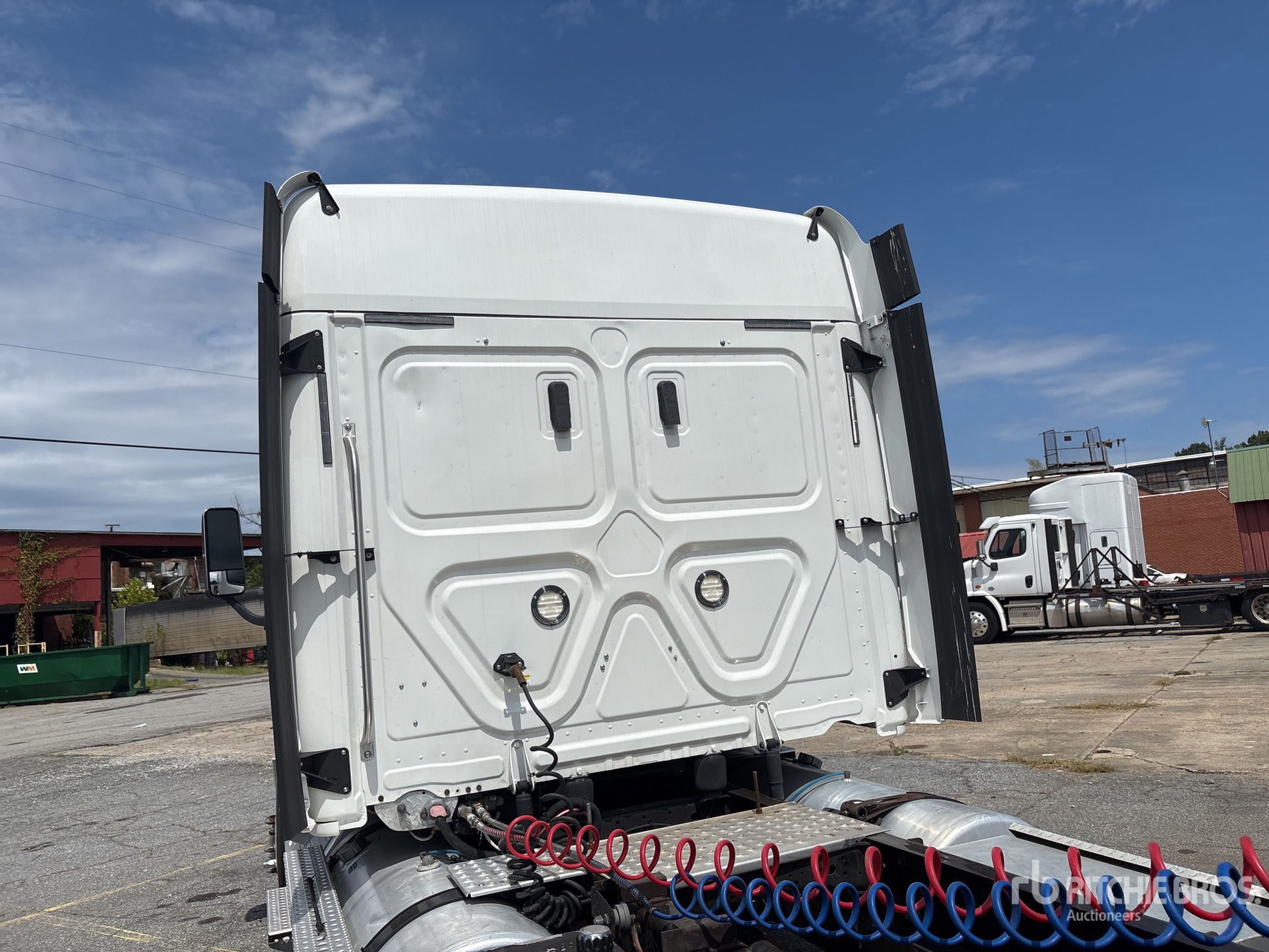 2020 Freightliner Cascadia 113