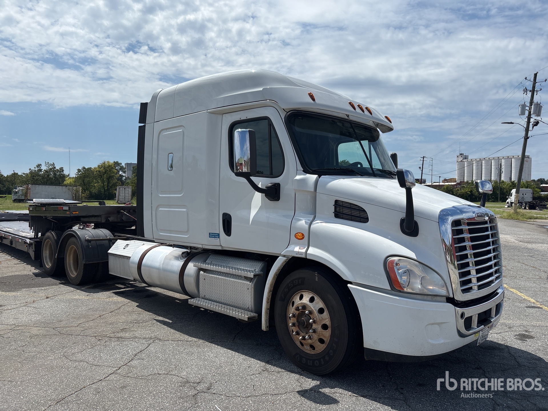2020 Freightliner Cascadia 113