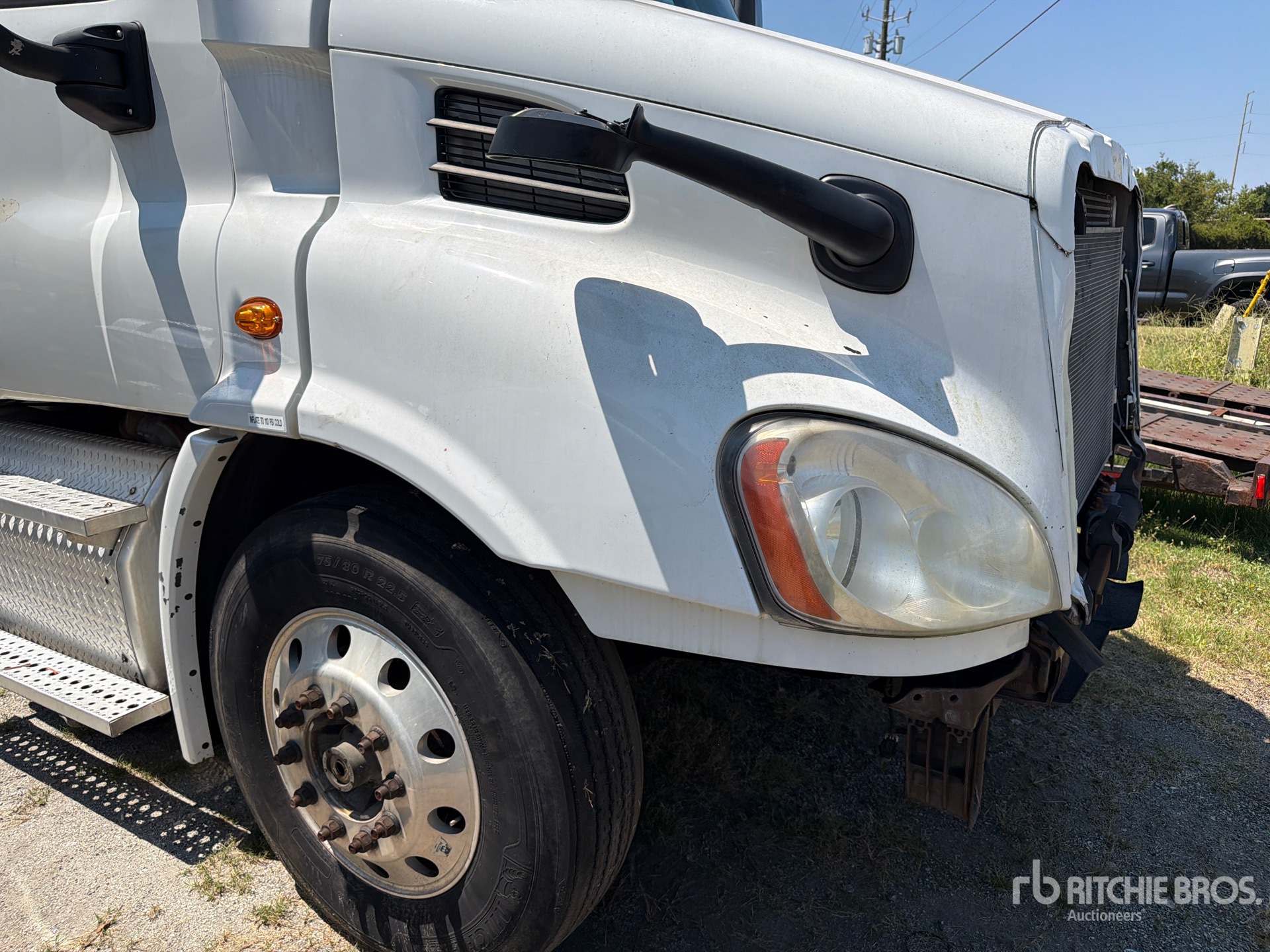 2015 Freightliner CASCADIA 113