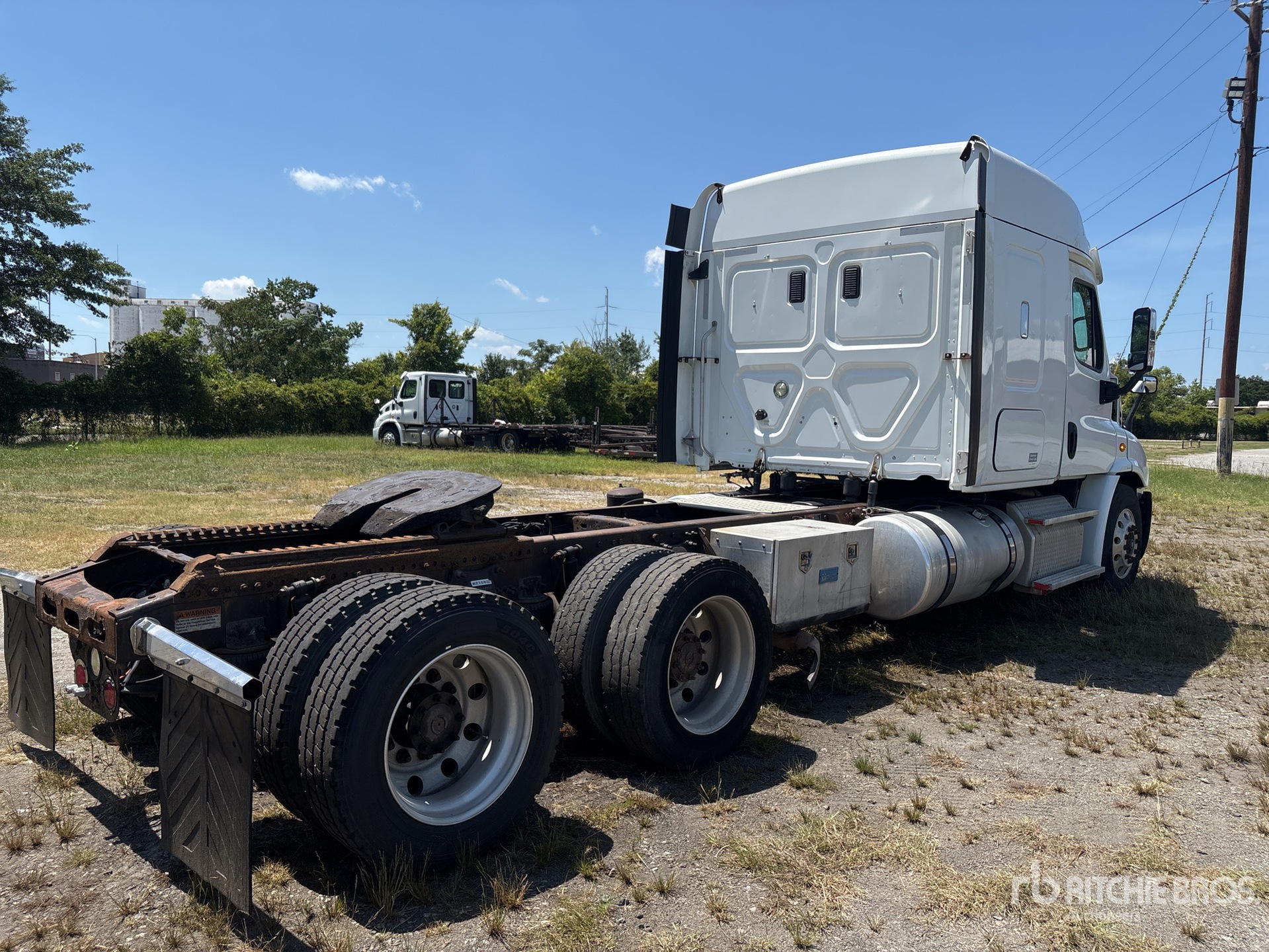 2015 Freightliner CASCADIA 113