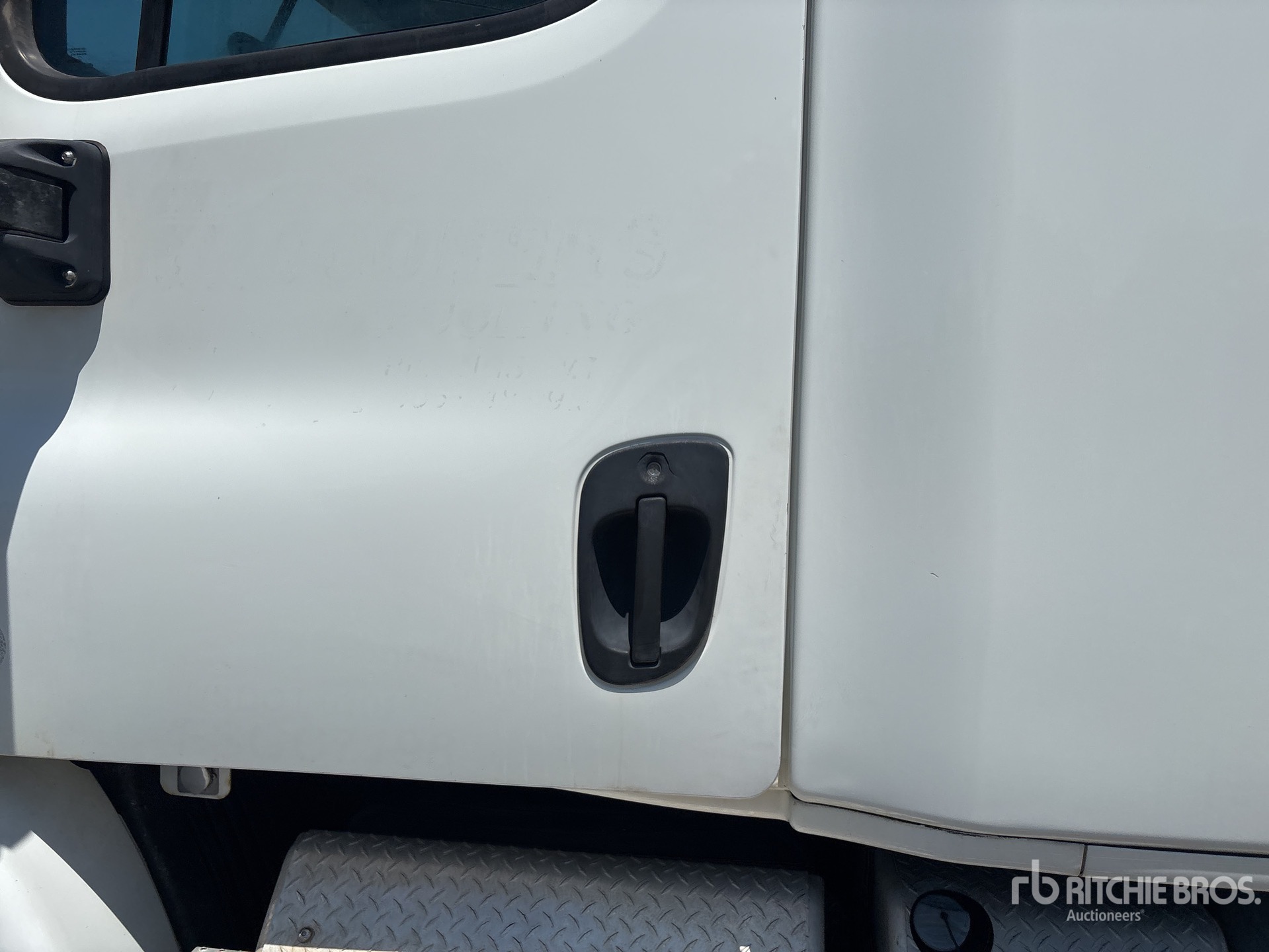 2015 Freightliner CASCADIA 113