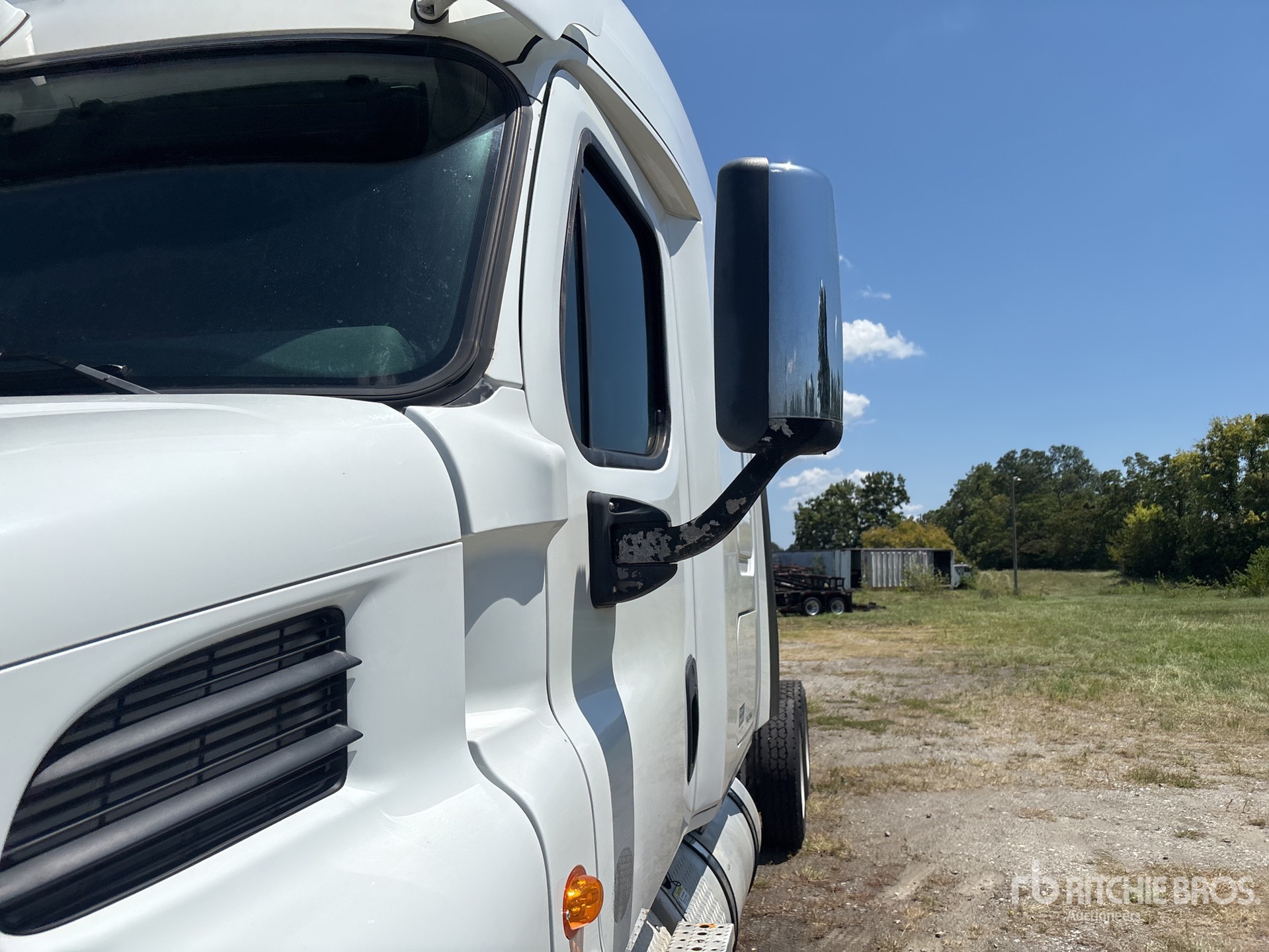 2015 Freightliner CASCADIA 113