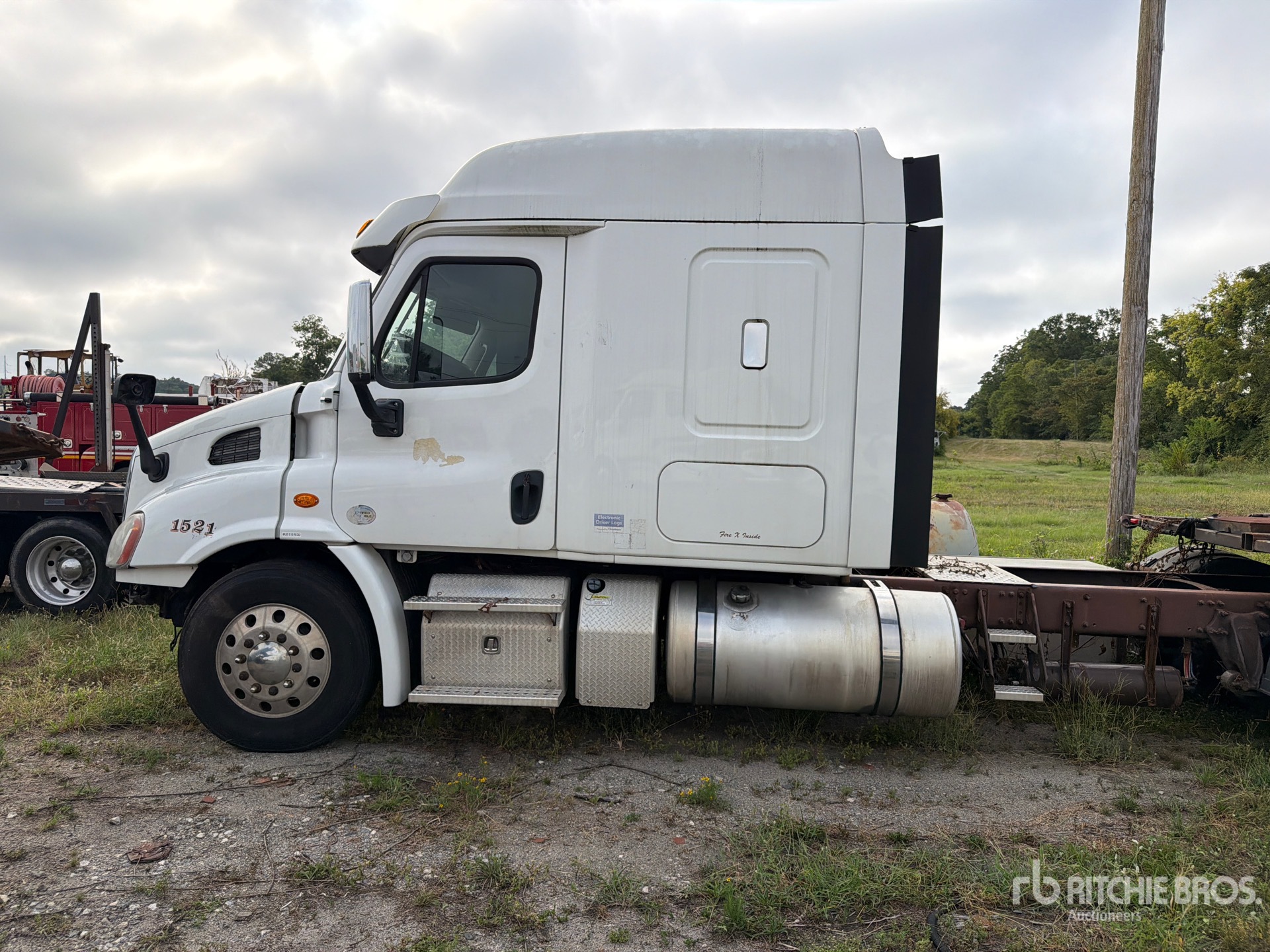 2015 Freightliner CASCADIA 113