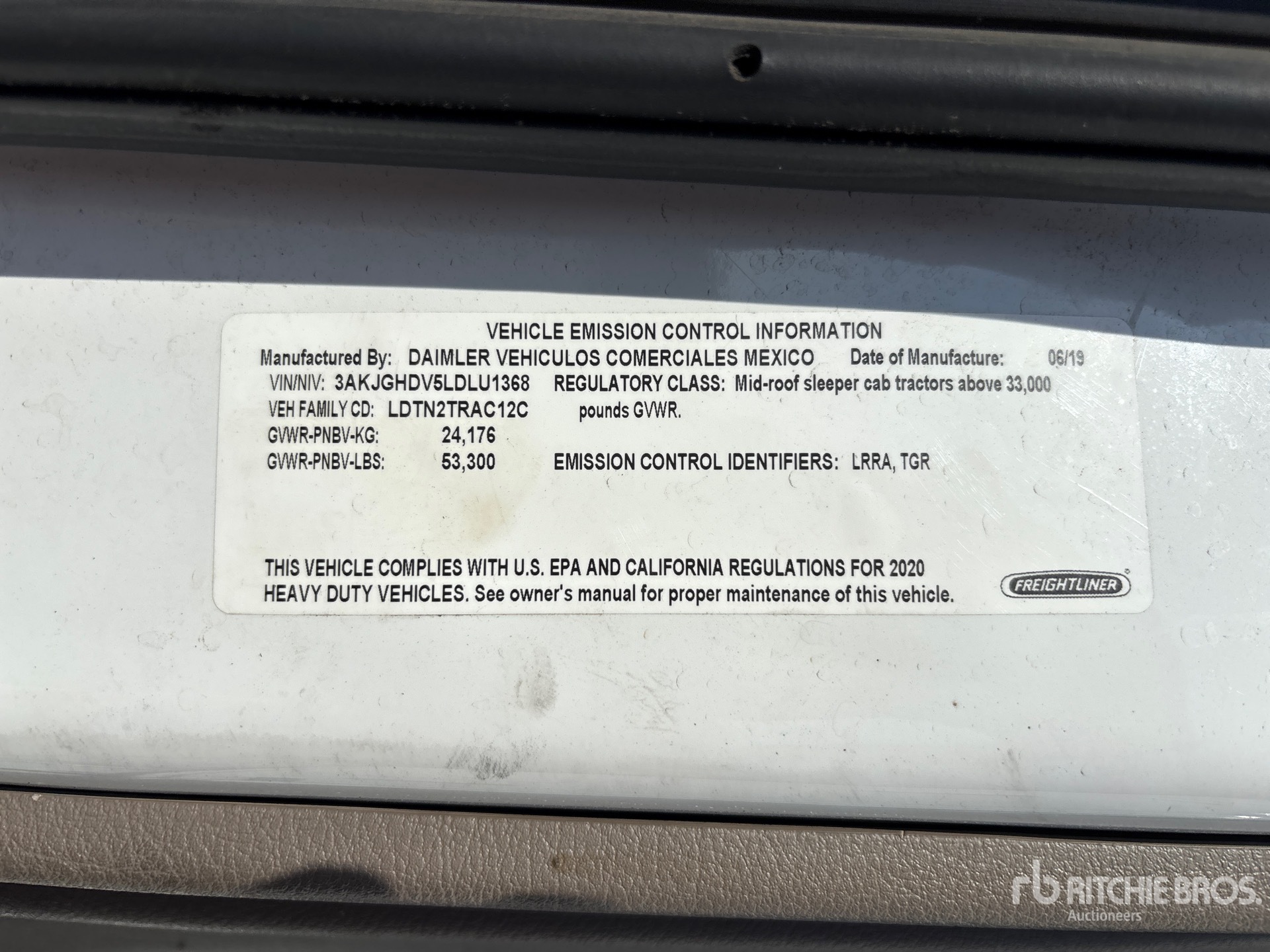 2020 Freightliner Cascadia 113
