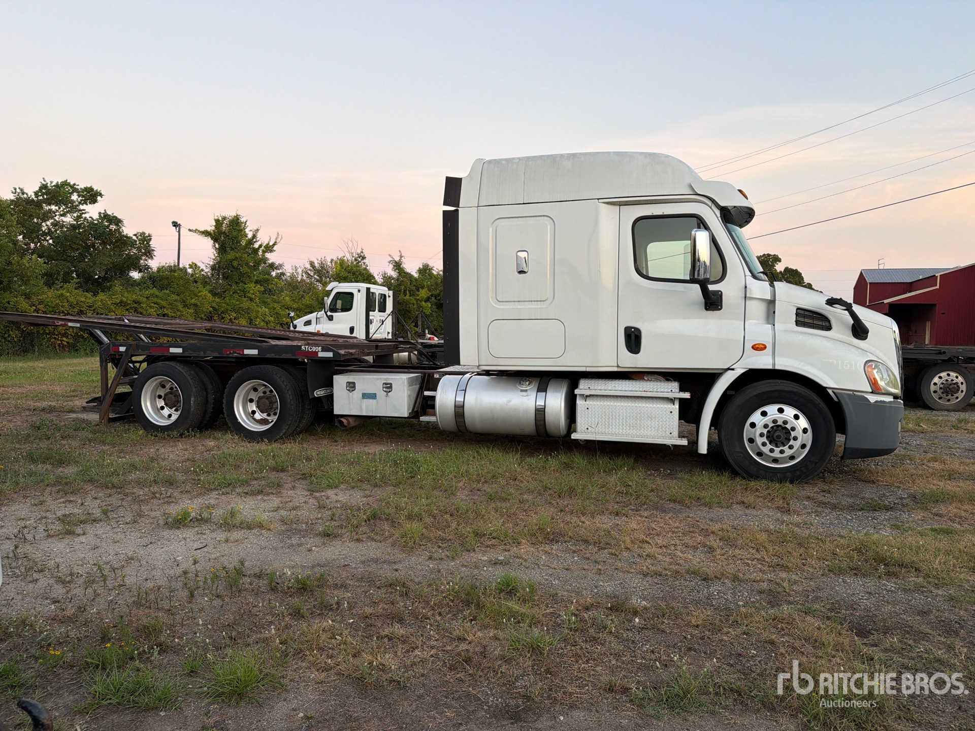 2015 Freightliner CASCADIA 113