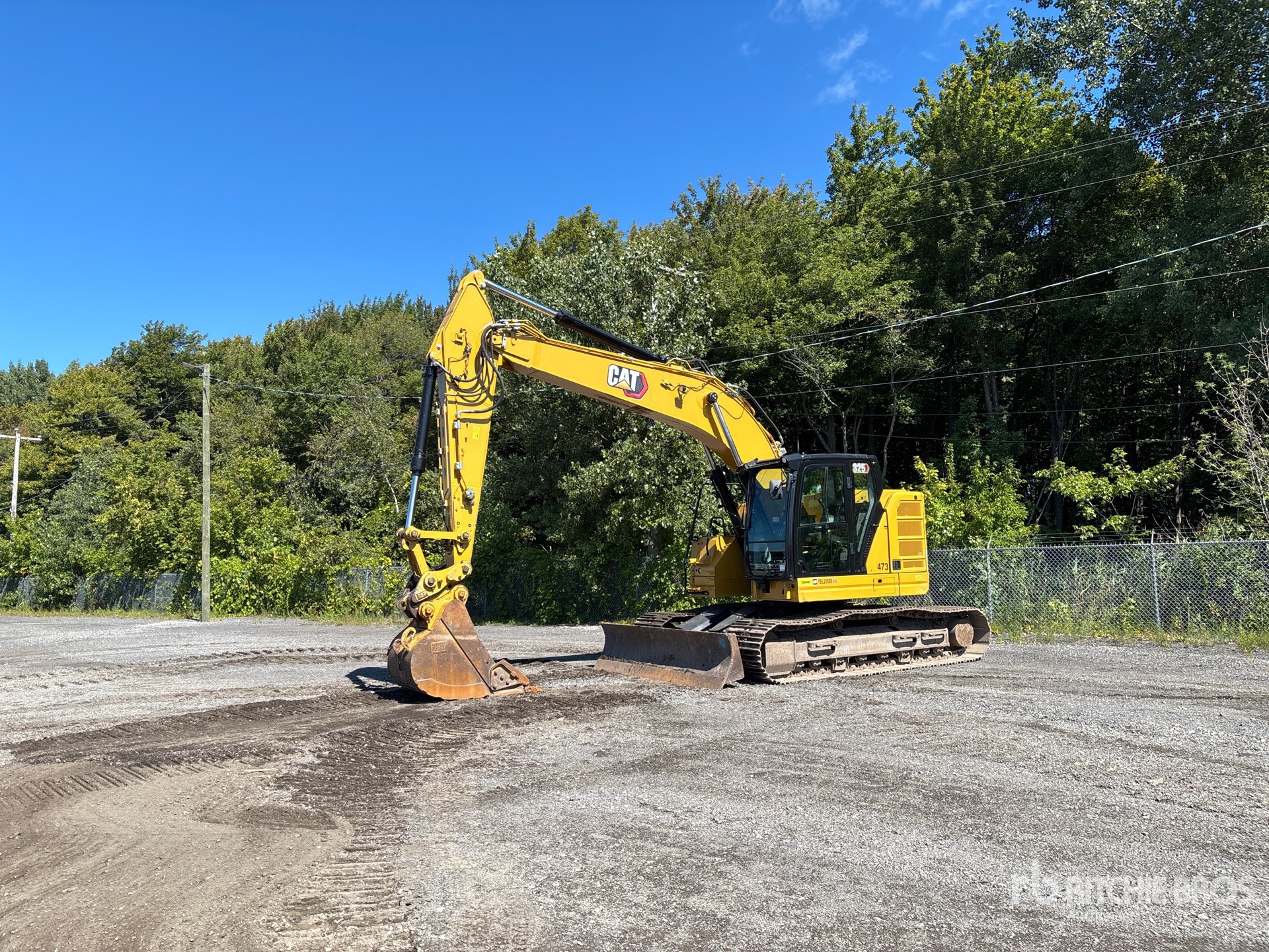 2022 Caterpillar 325