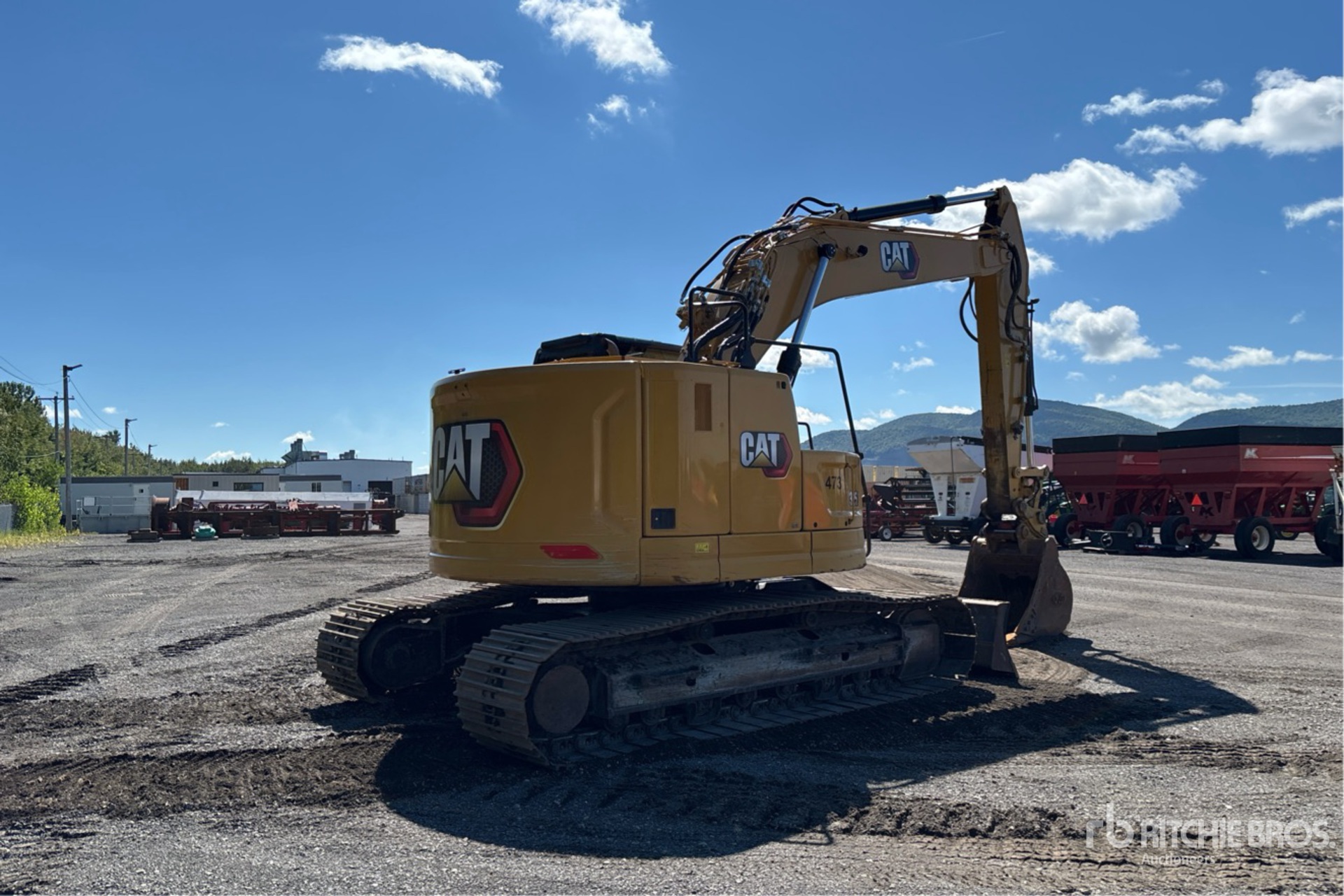 2022 Caterpillar 325