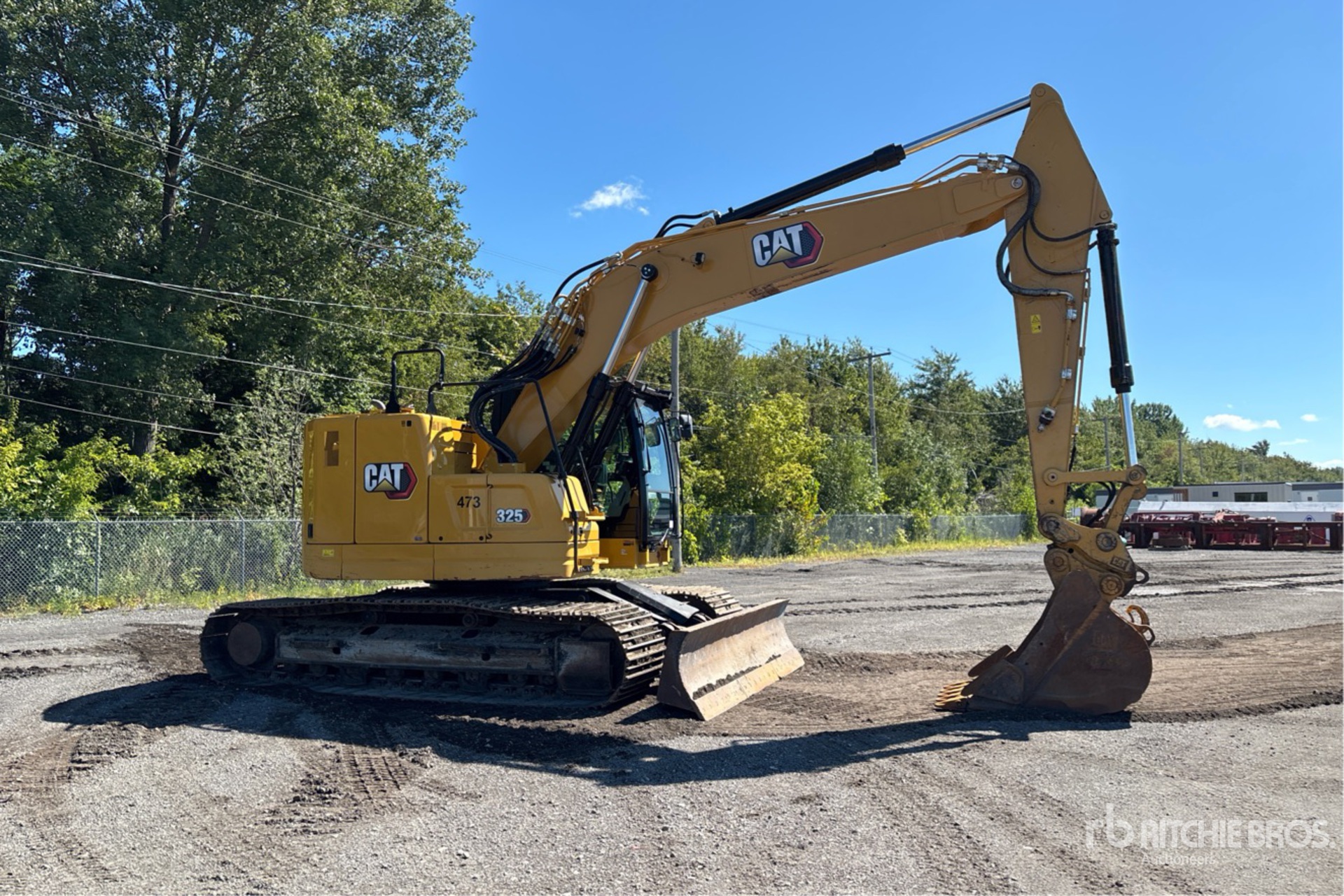 2022 Caterpillar 325