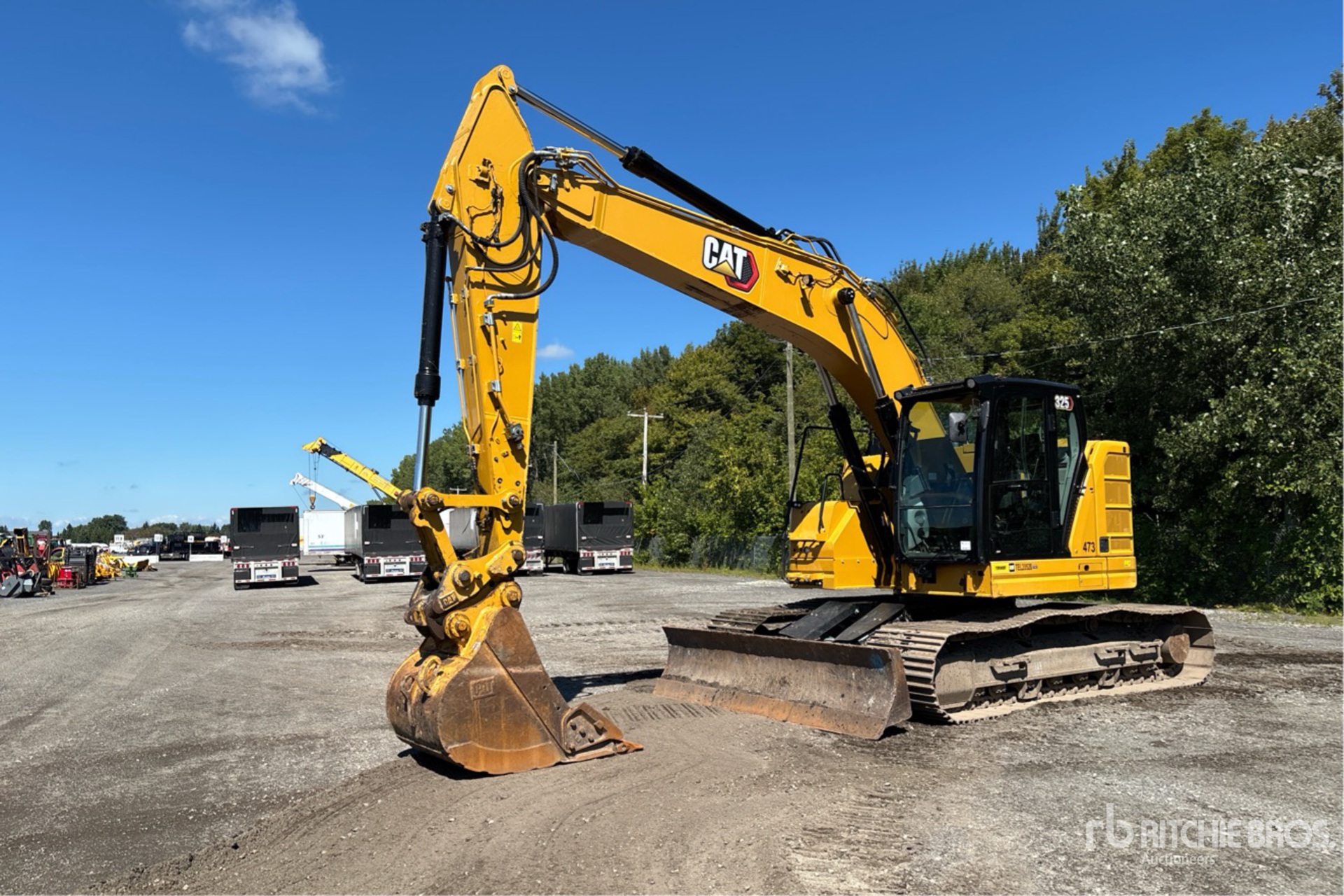 2022 Caterpillar 325