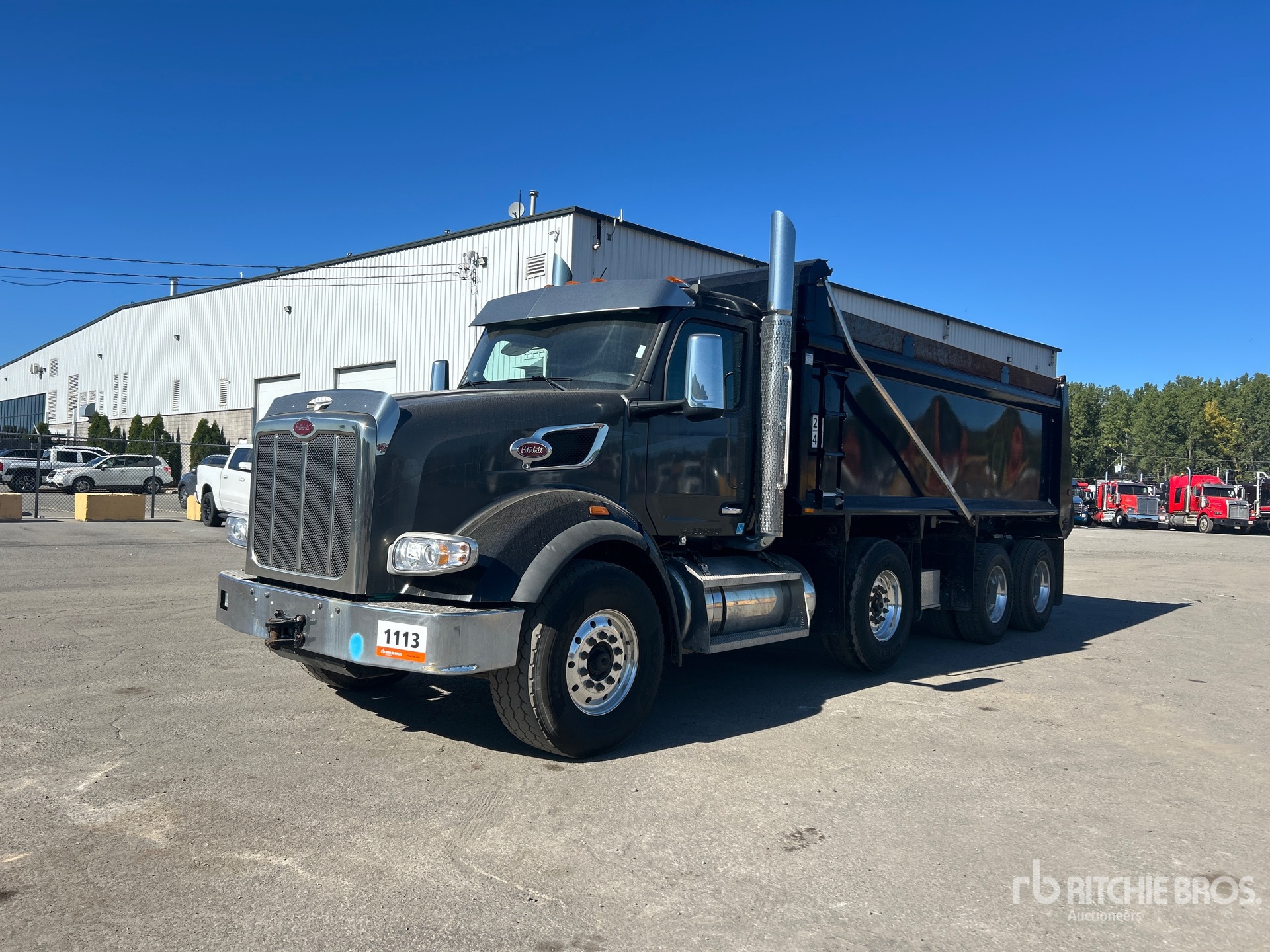 Photo of 2023 Peterbilt 567