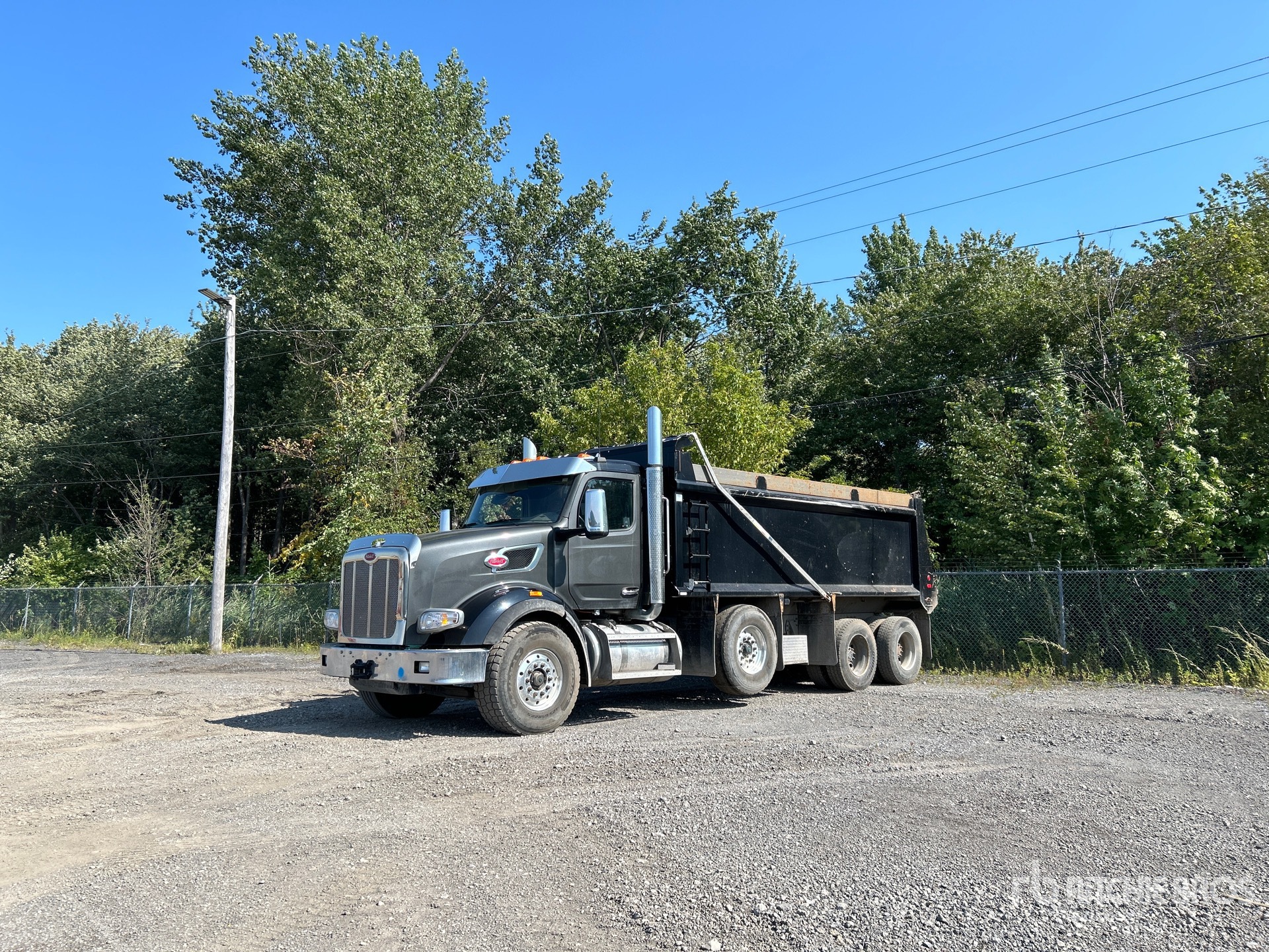2023 Peterbilt 567