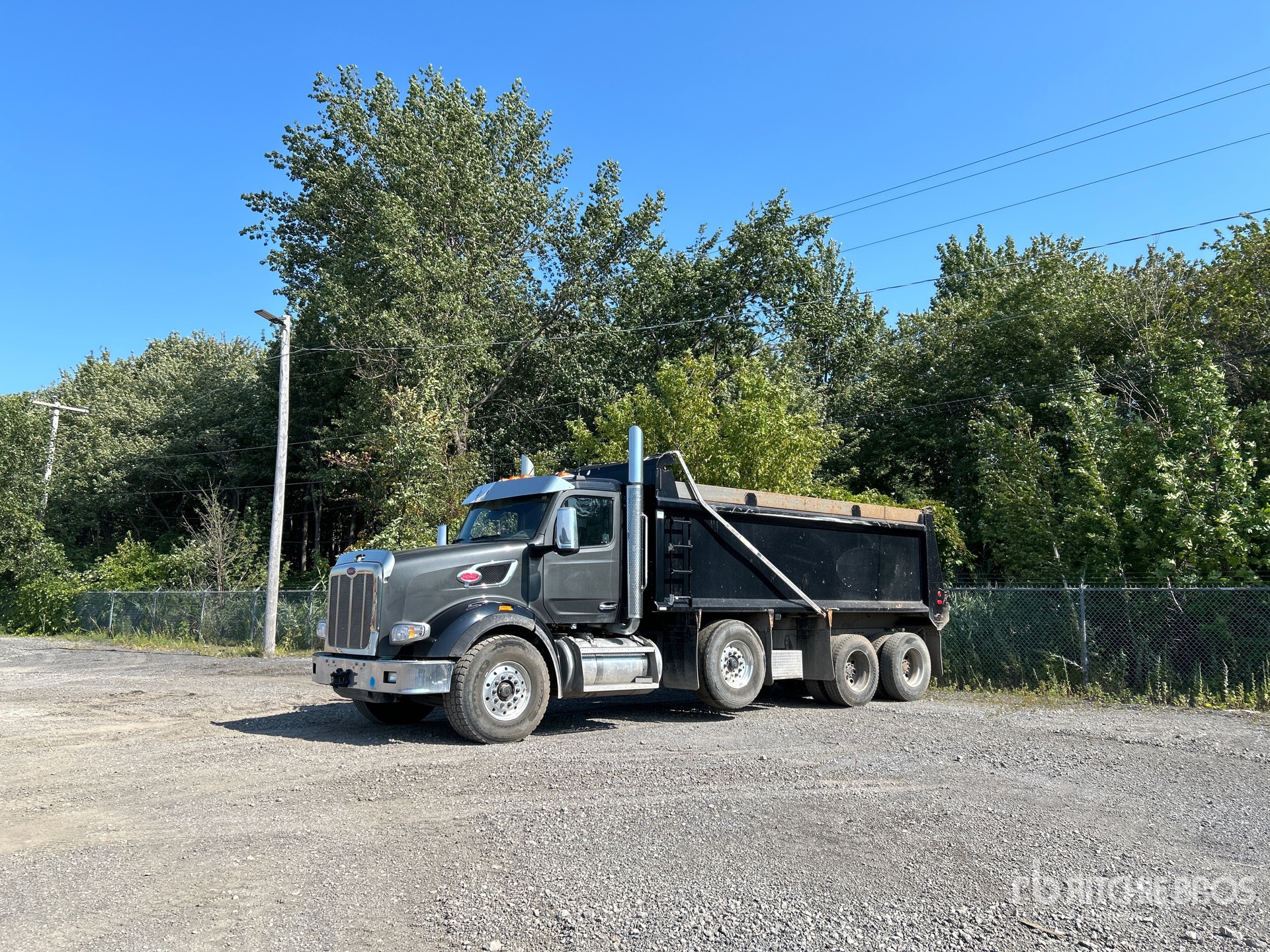 2023 Peterbilt 567