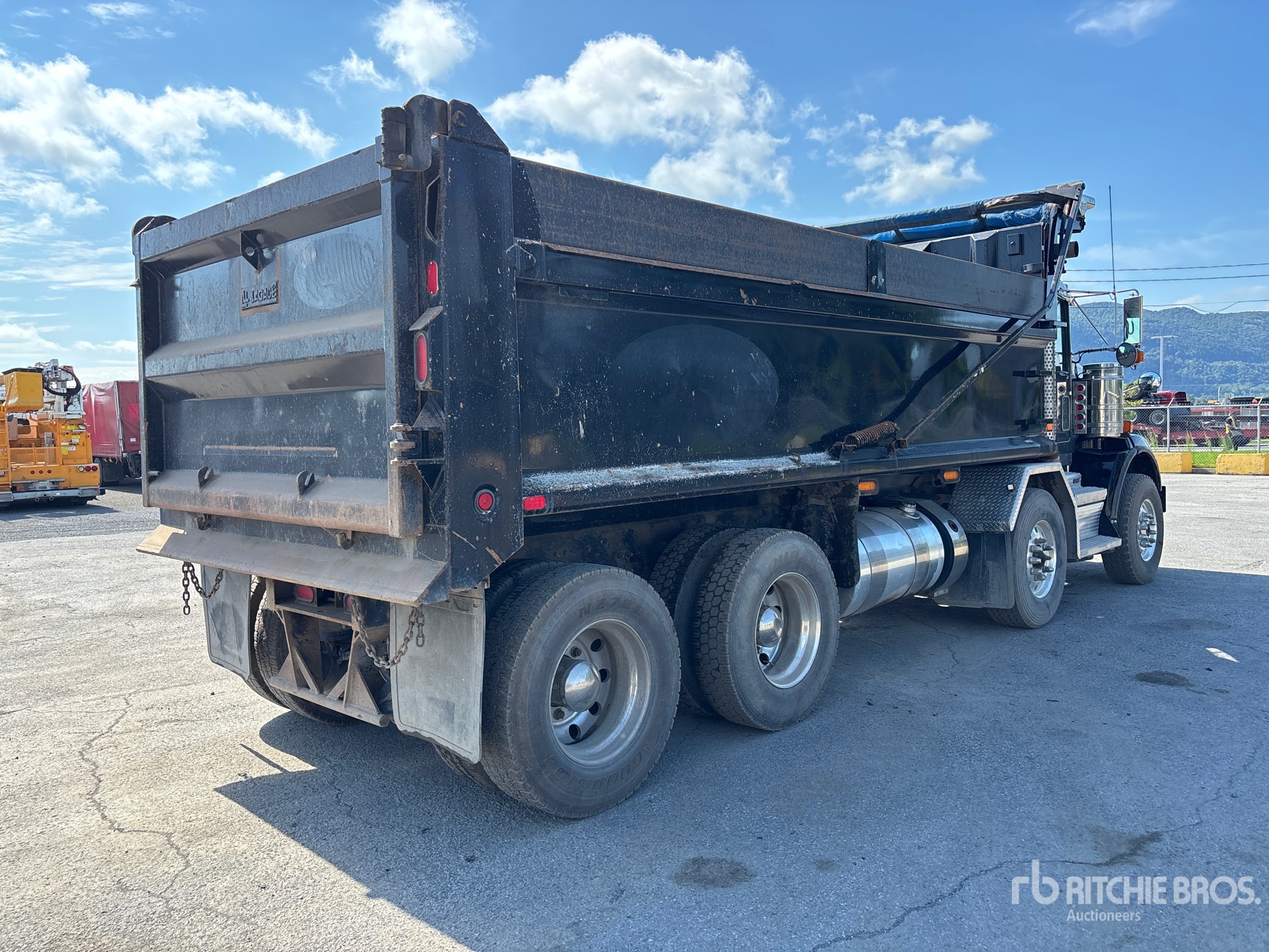 2022 Kenworth T800