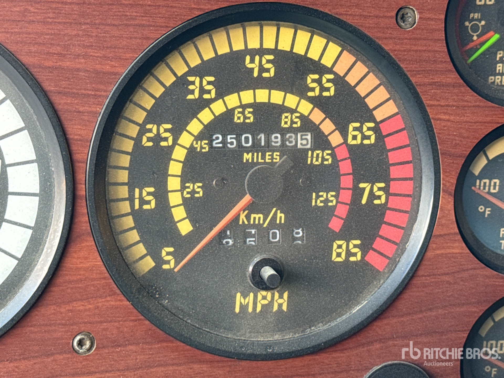 2000 Mack CH600