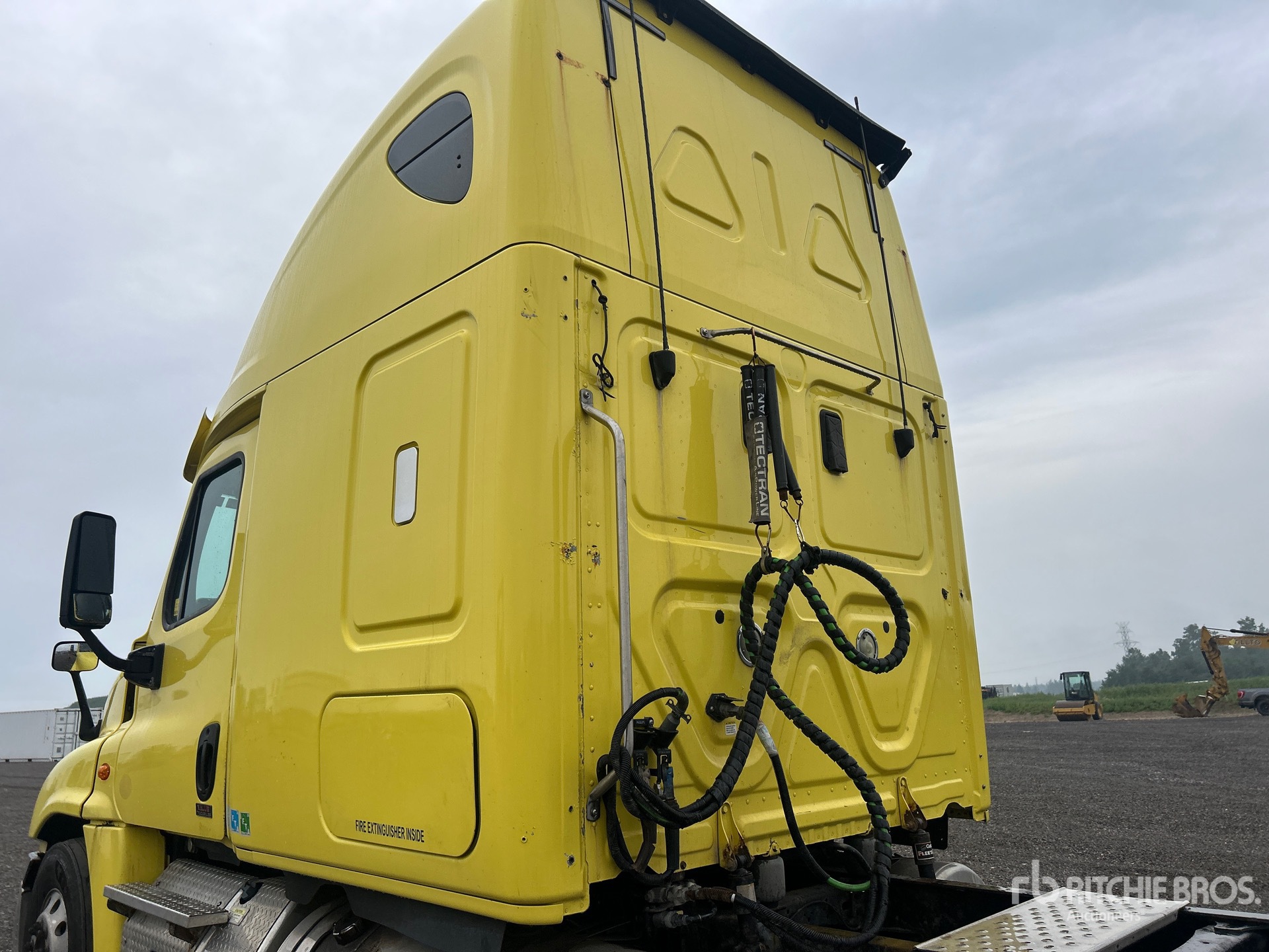 2017 Freightliner CASCADIA 125