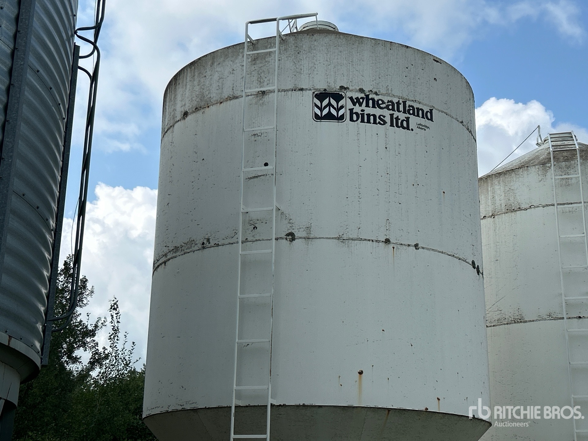 Wheatland +/- 1300 BU SMOOTH WALL HOPPER