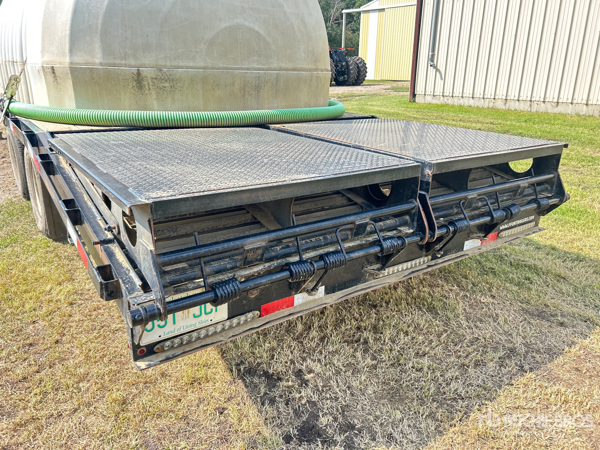 2013 H&H 30 ft T/A Gooseneck