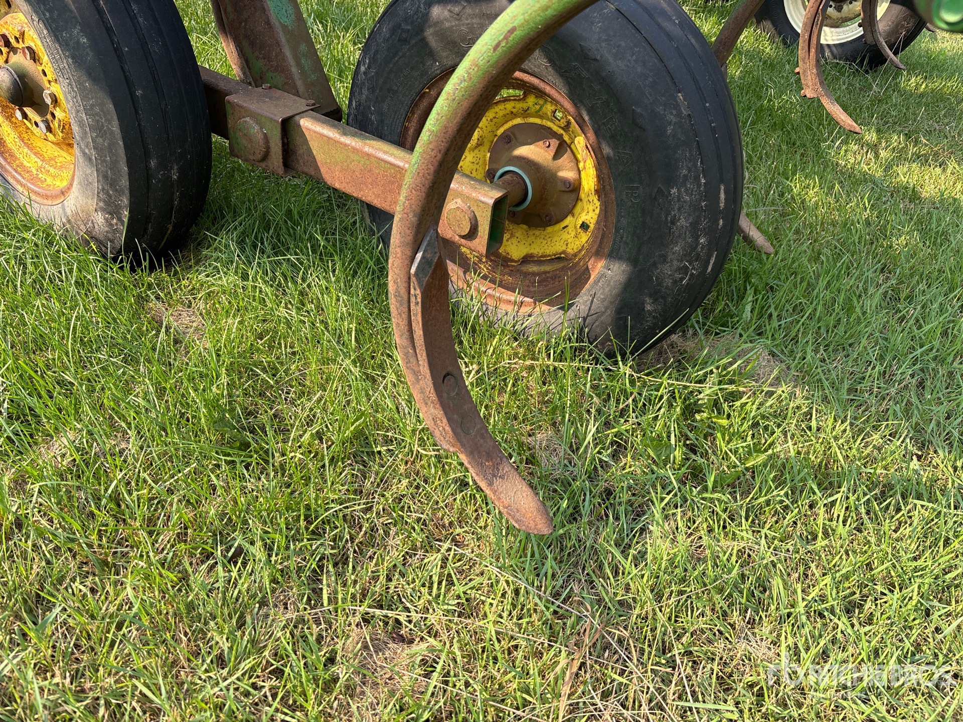 John Deere 1610