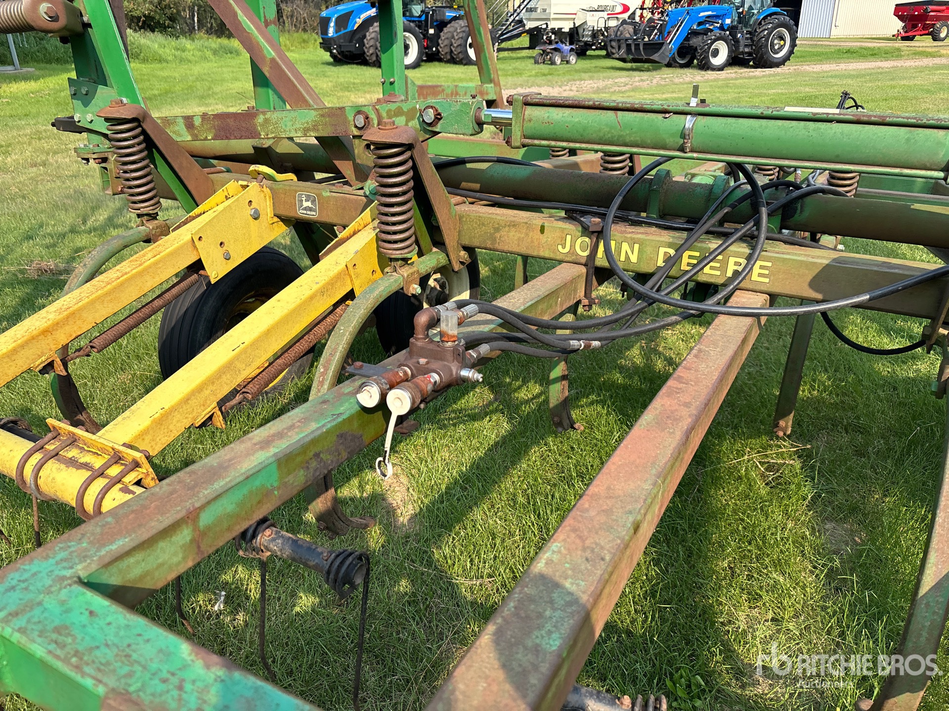 John Deere 1610
