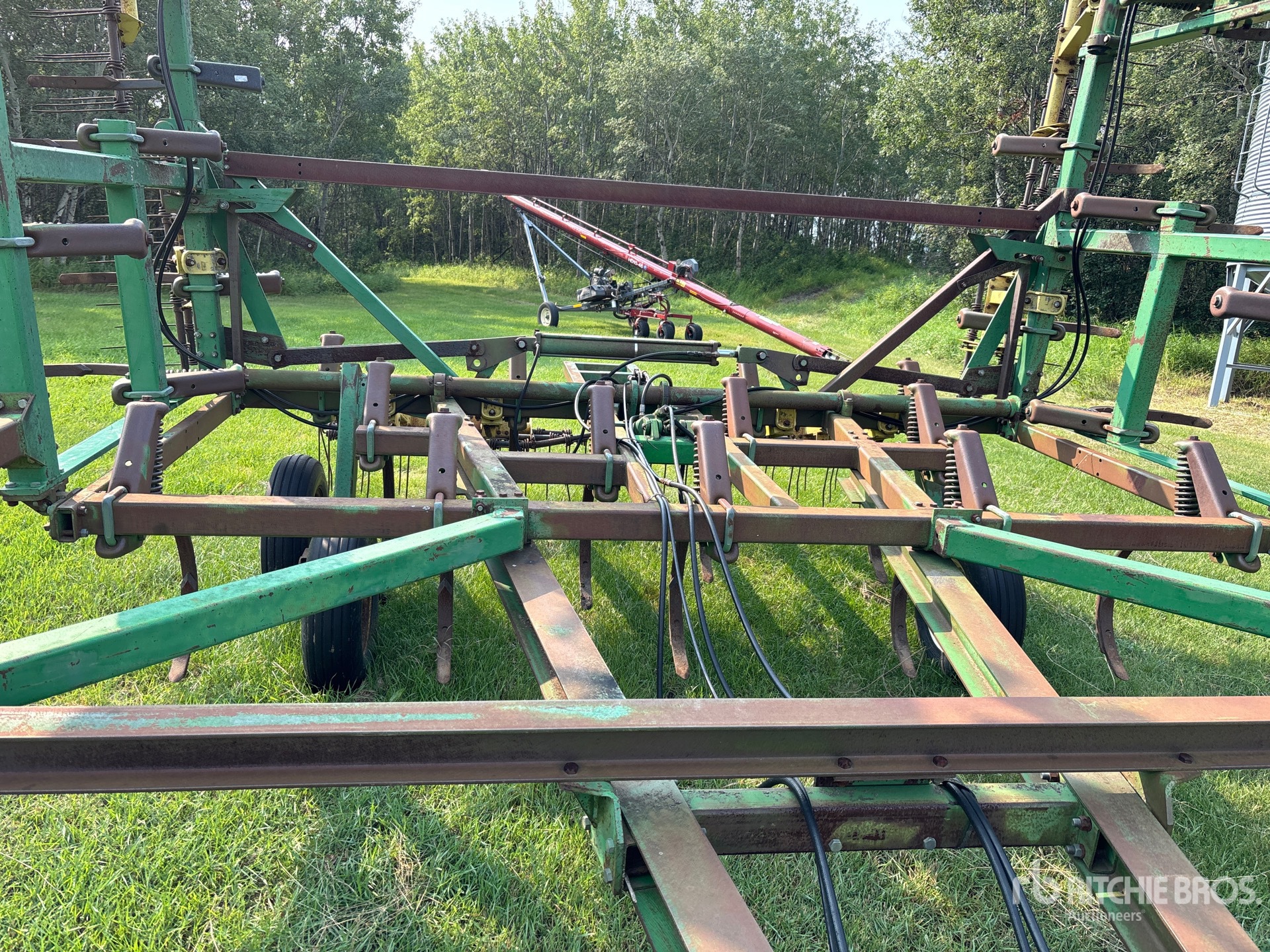 John Deere 1610