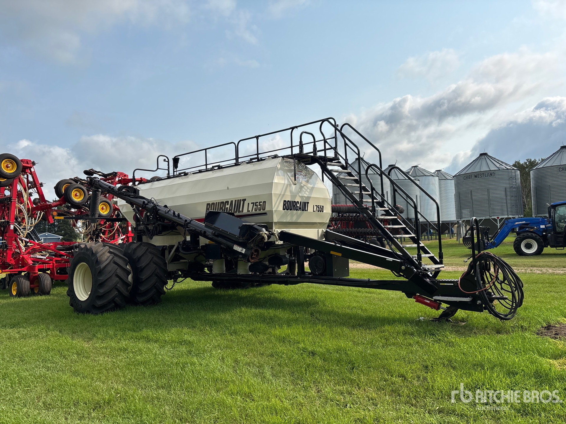 2017 Bourgault 3320 XTC