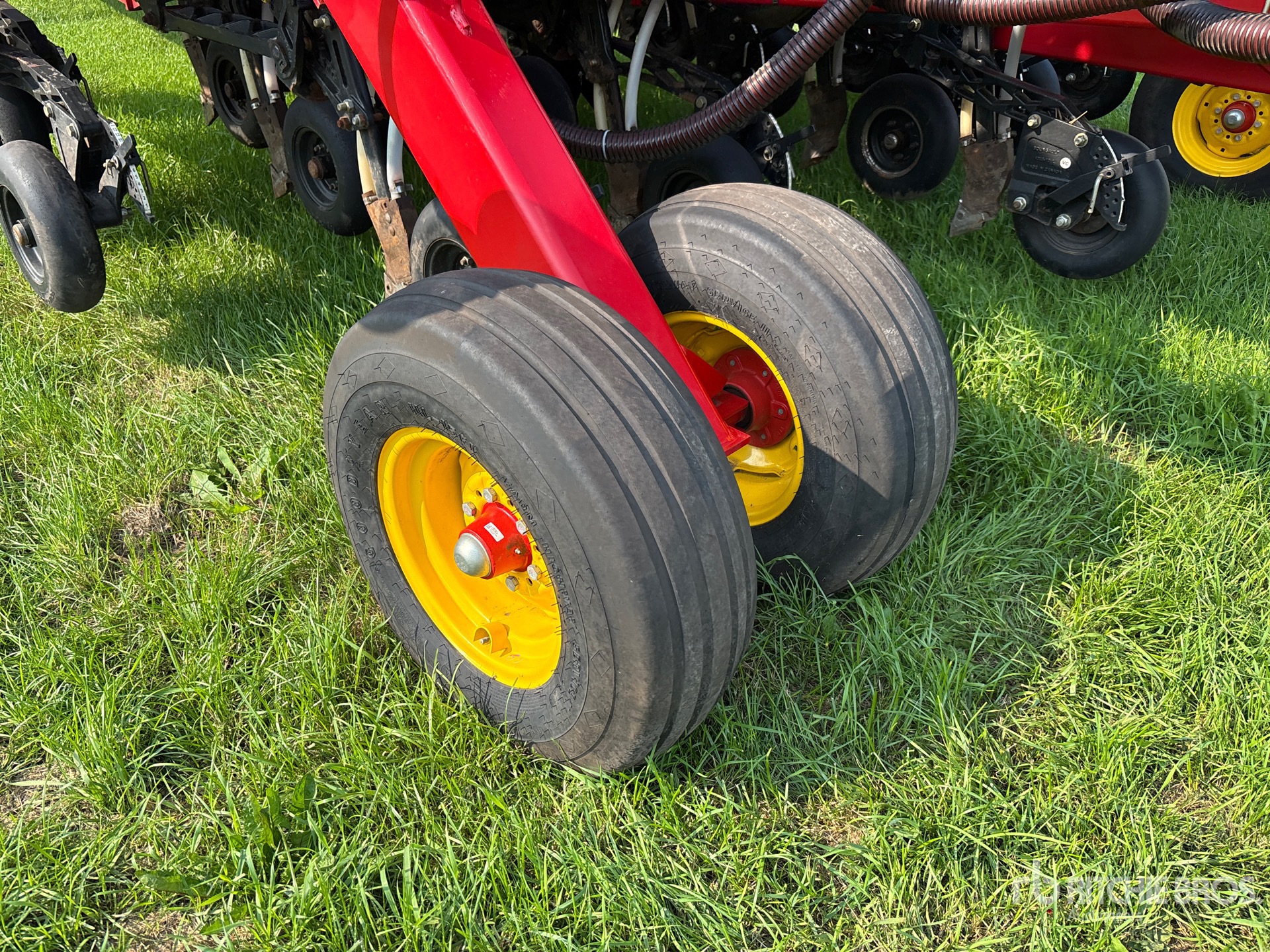 2017 Bourgault 3320 XTC