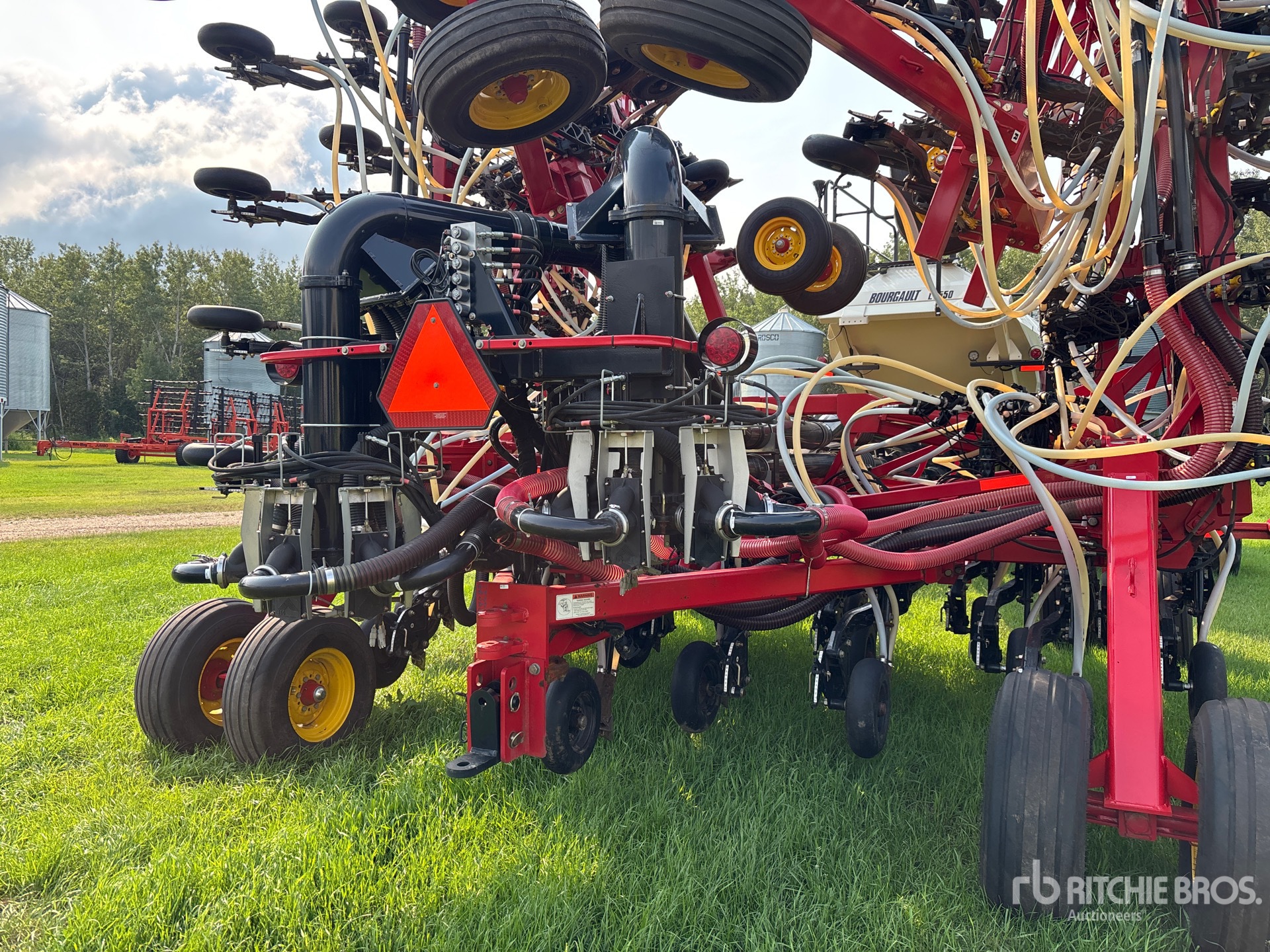 2017 Bourgault 3320 XTC