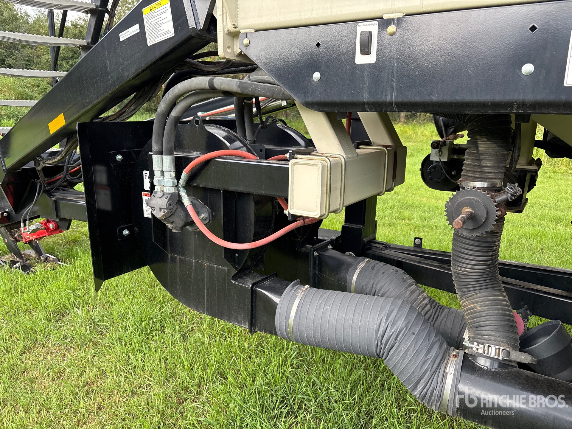 2017 Bourgault 3320 XTC
