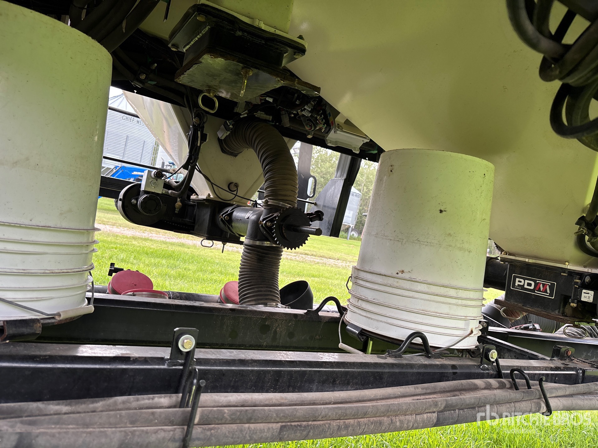 2017 Bourgault 3320 XTC