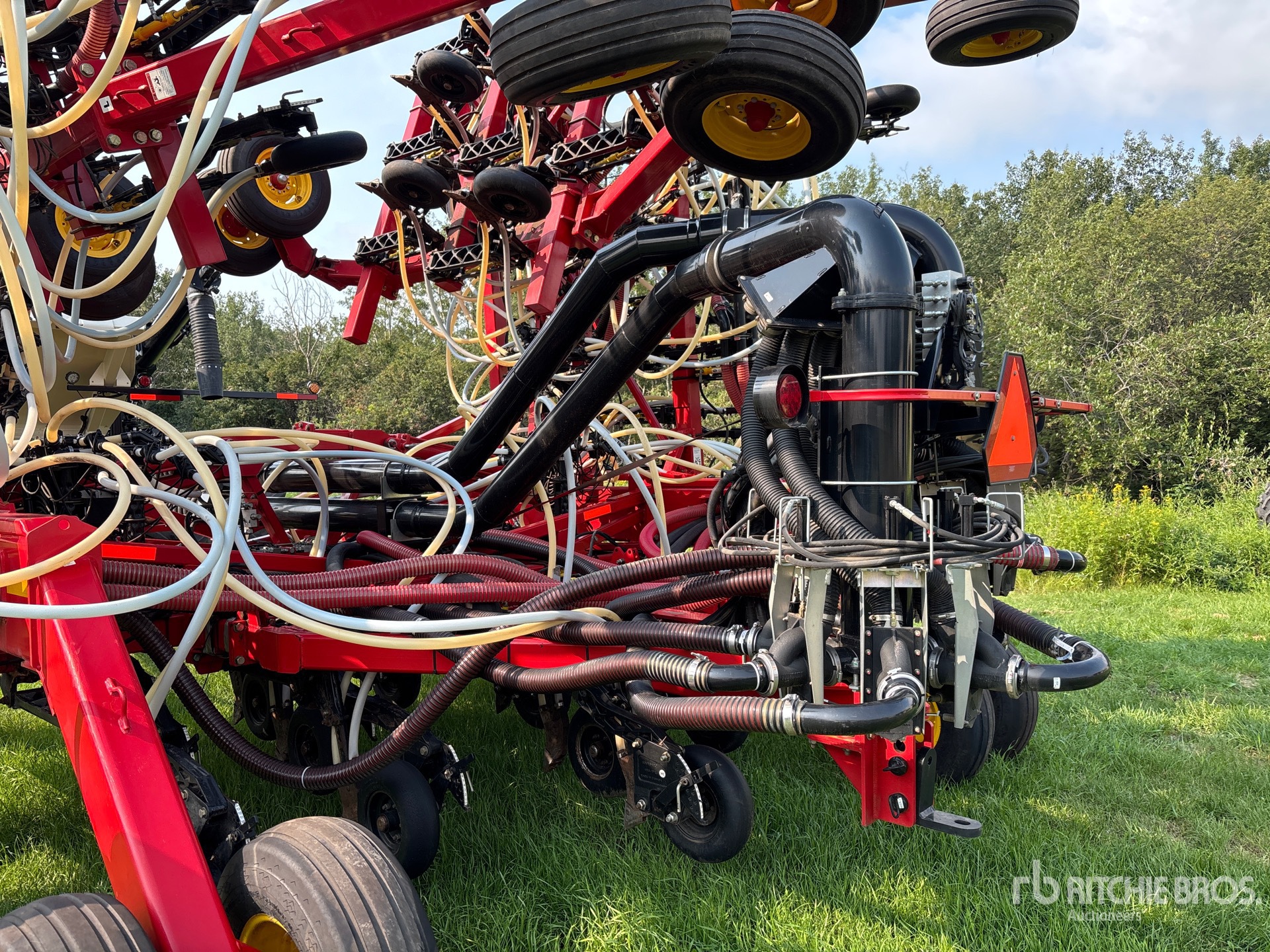 2017 Bourgault 3320 XTC