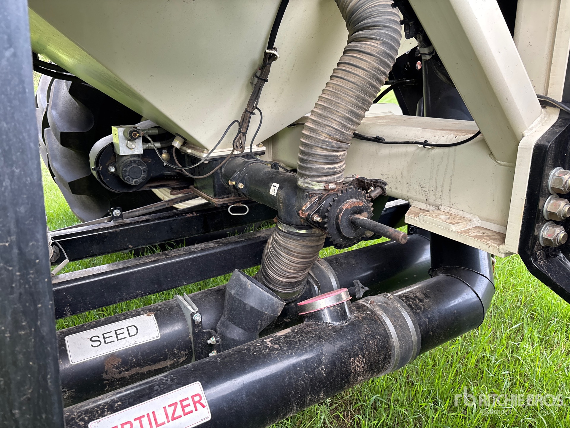 2017 Bourgault 3320 XTC