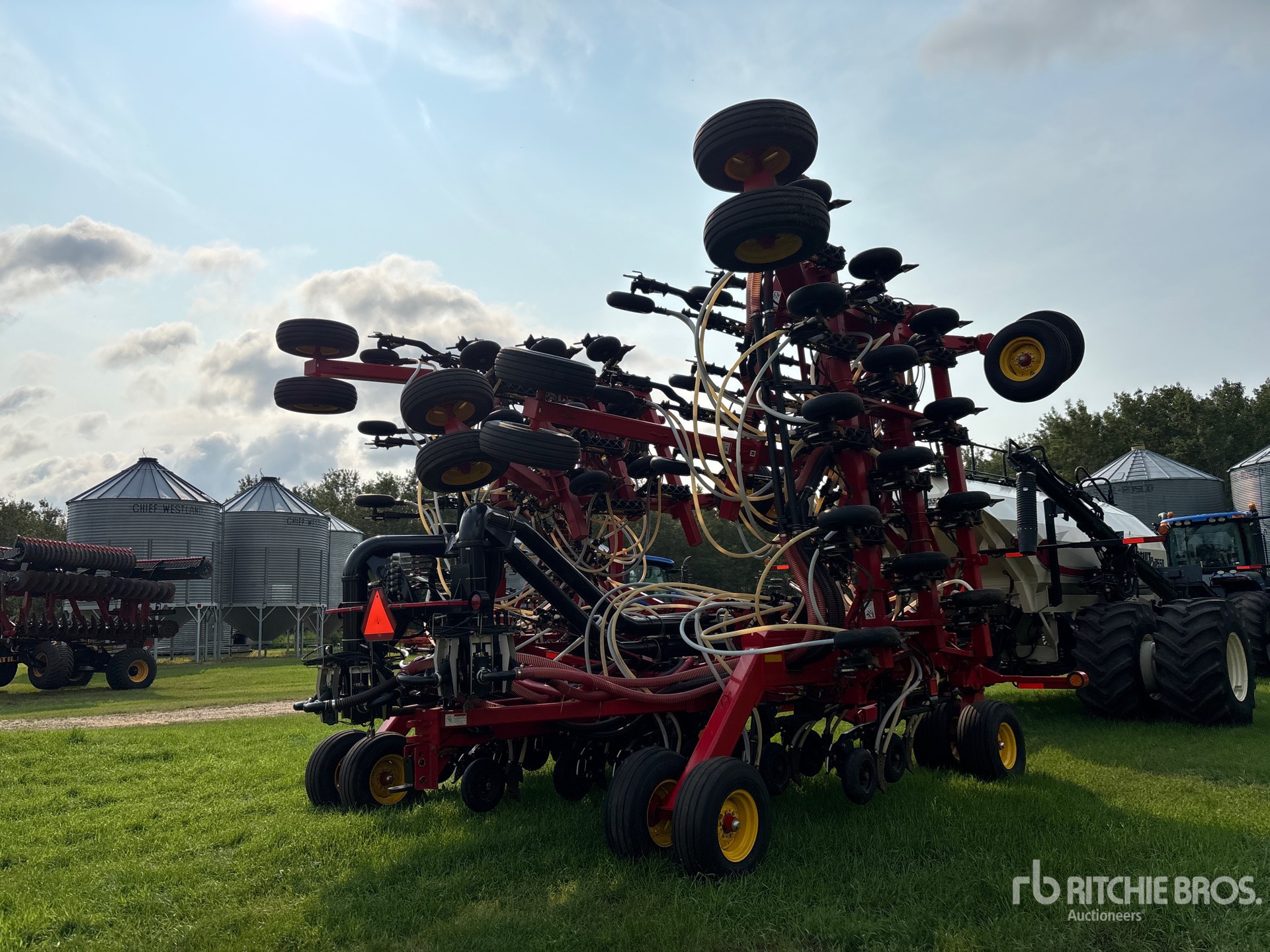 2017 Bourgault 3320 XTC
