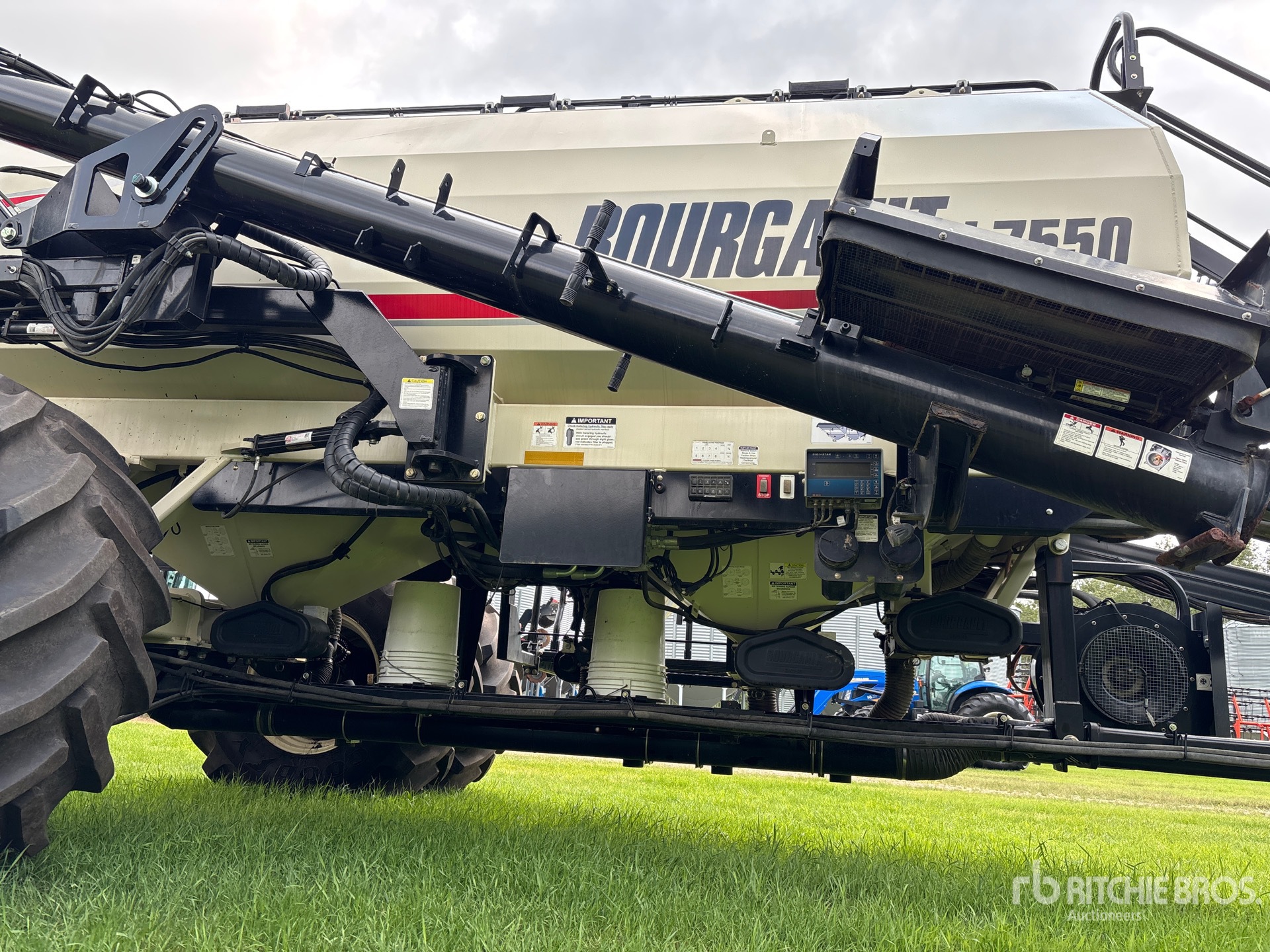 2017 Bourgault 3320 XTC