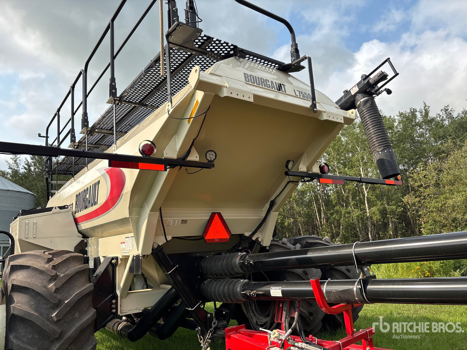 2017 Bourgault 3320 XTC