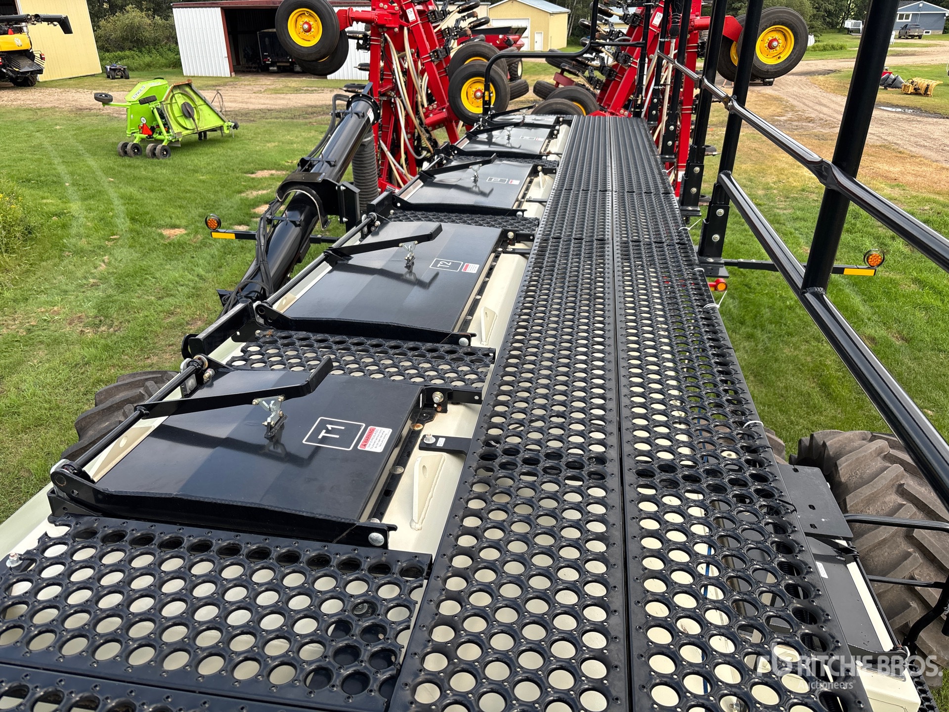 2017 Bourgault 3320 XTC