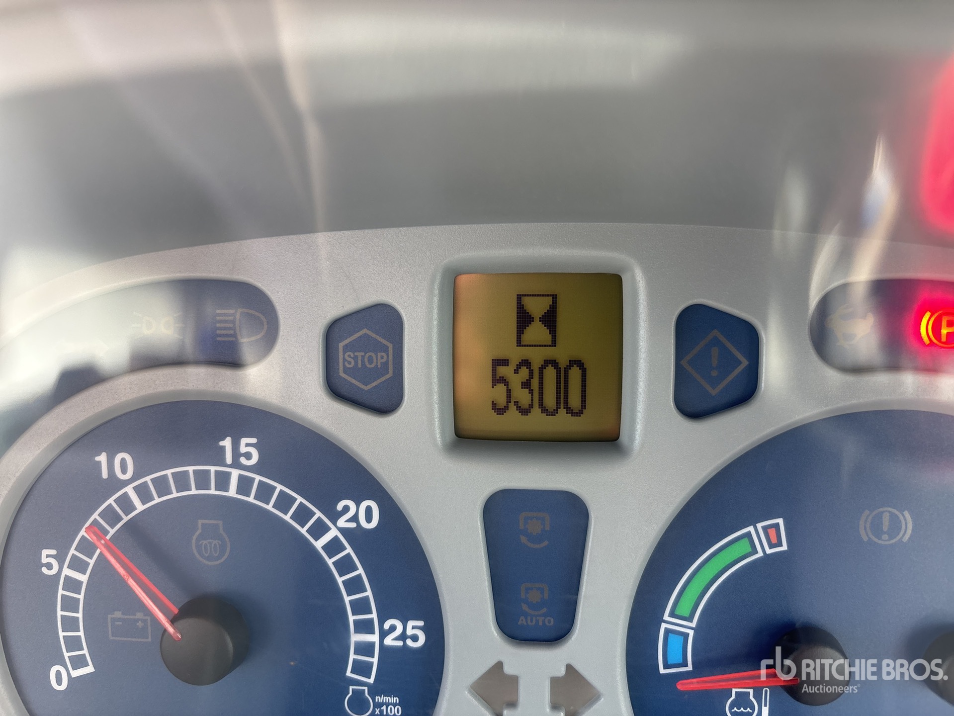 2012 New Holland T5060