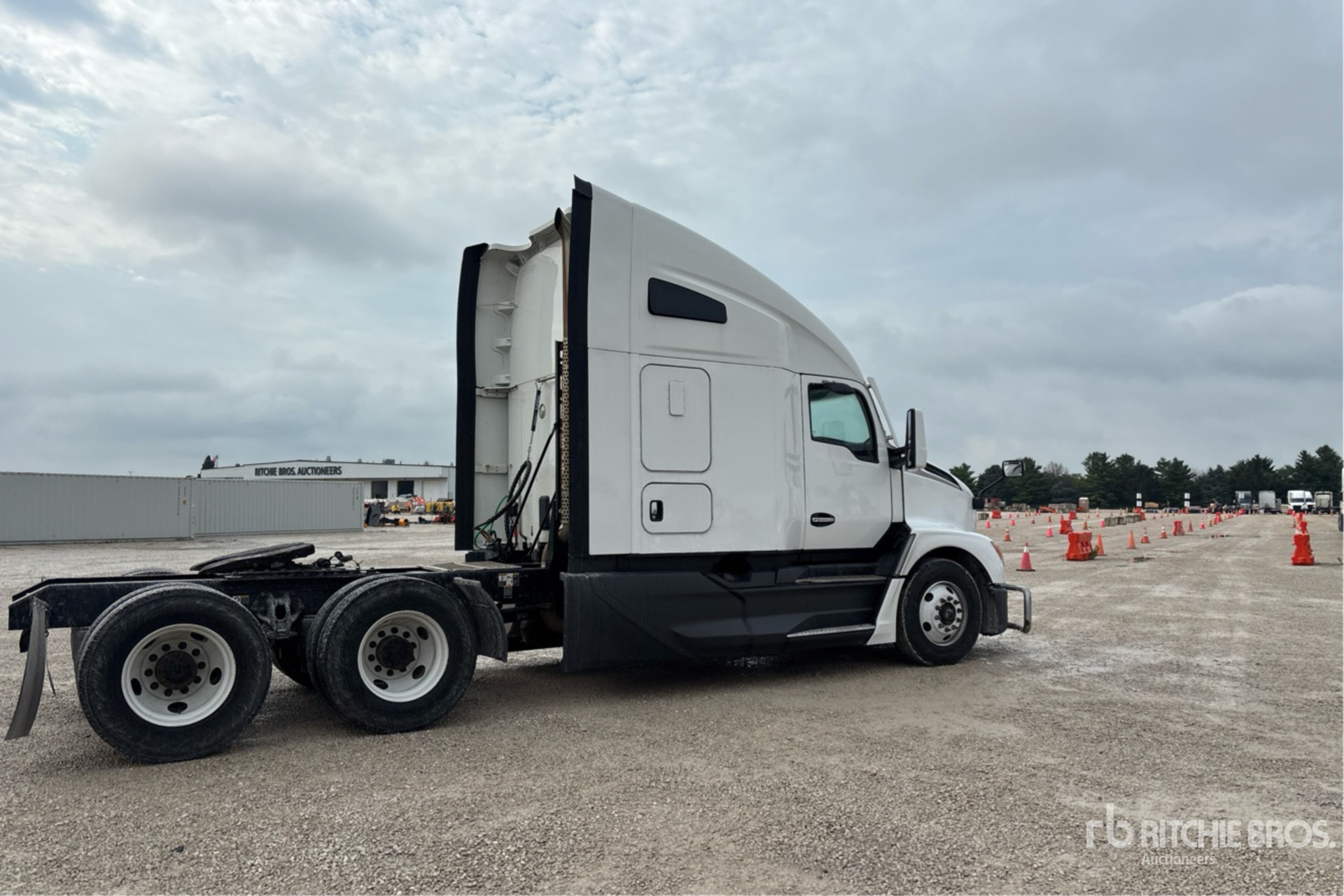 2023 Kenworth T680