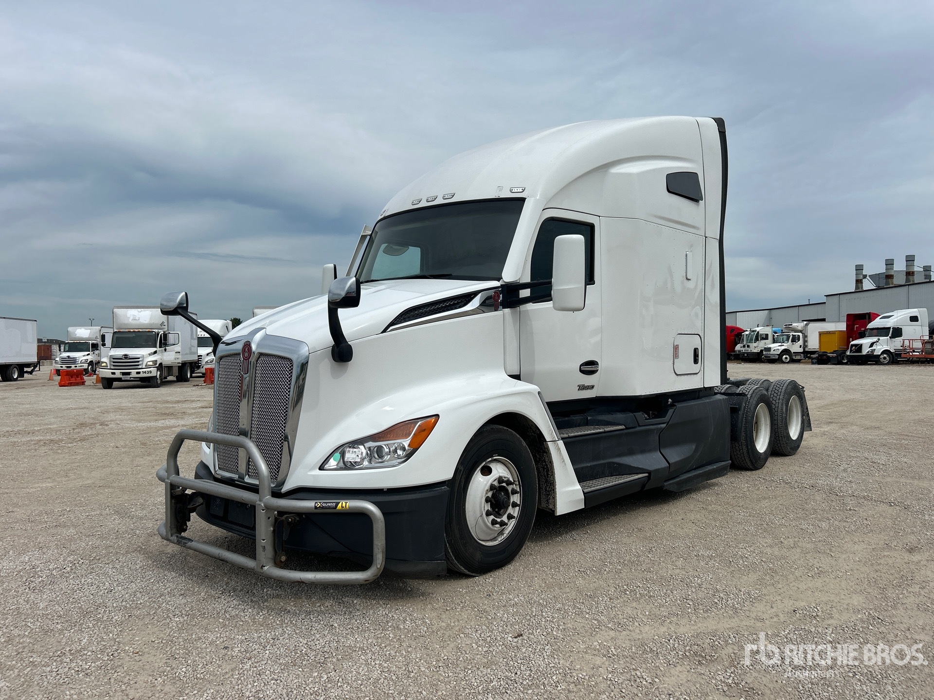 Photo of 2023 Kenworth T680