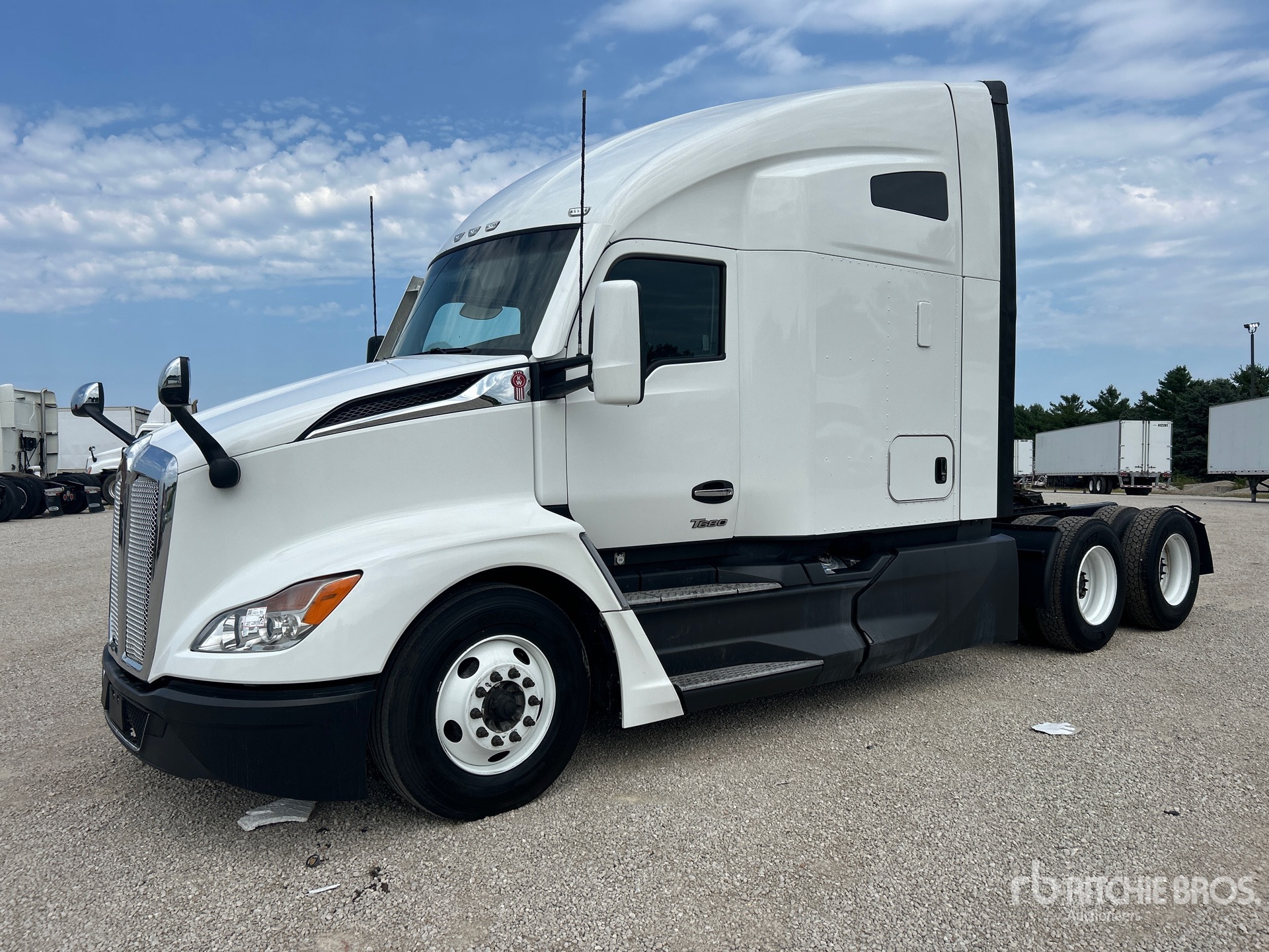 Photo of 2023 Kenworth T680
