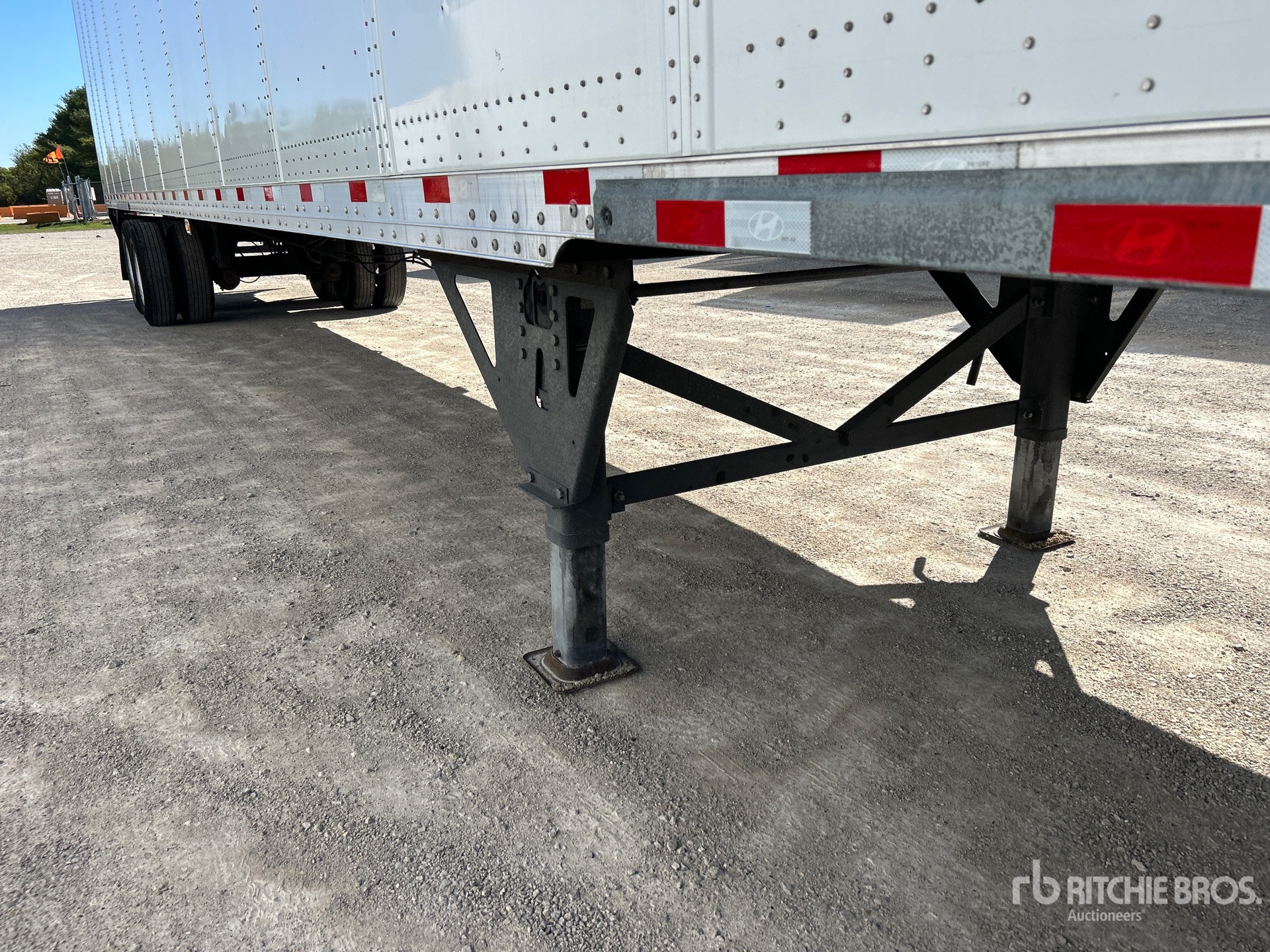 2023 Hyundai V12530152-AJS
