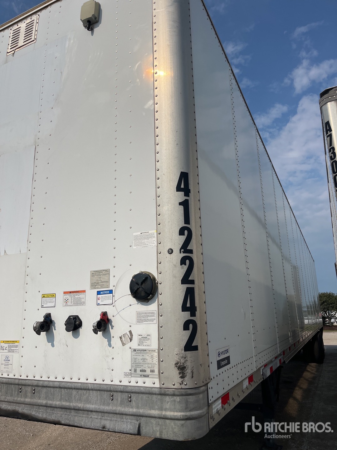 2023 Hyundai V12530152-AJS