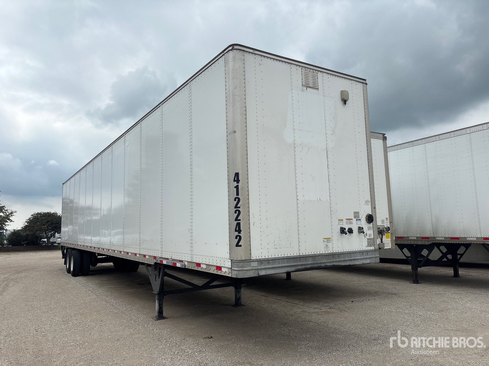 2023 Hyundai V12530152-AJS