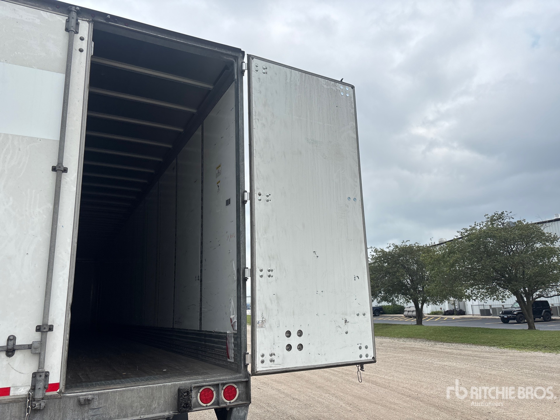 2023 Hyundai V12530152-AJS