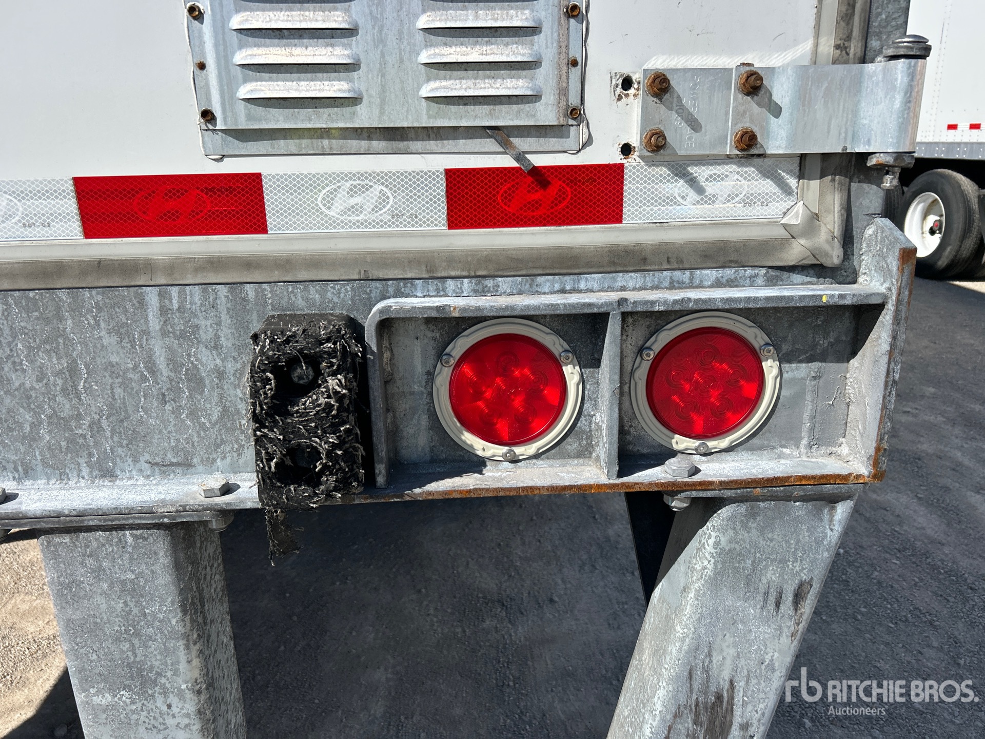 2023 Hyundai V12530152-AJS