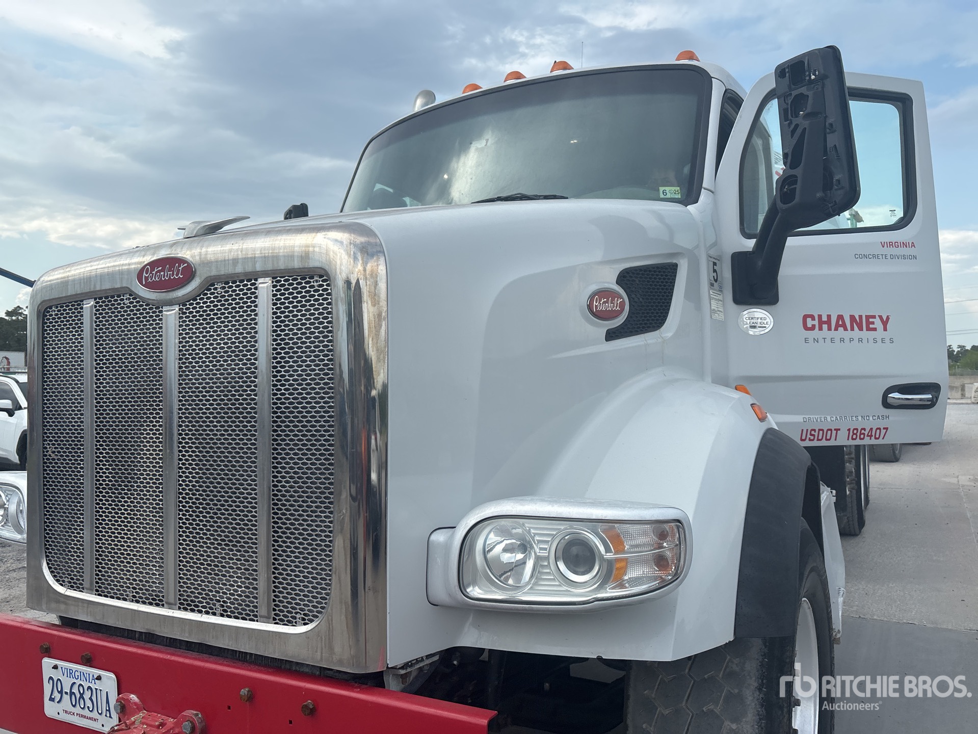 2015 Peterbilt 567